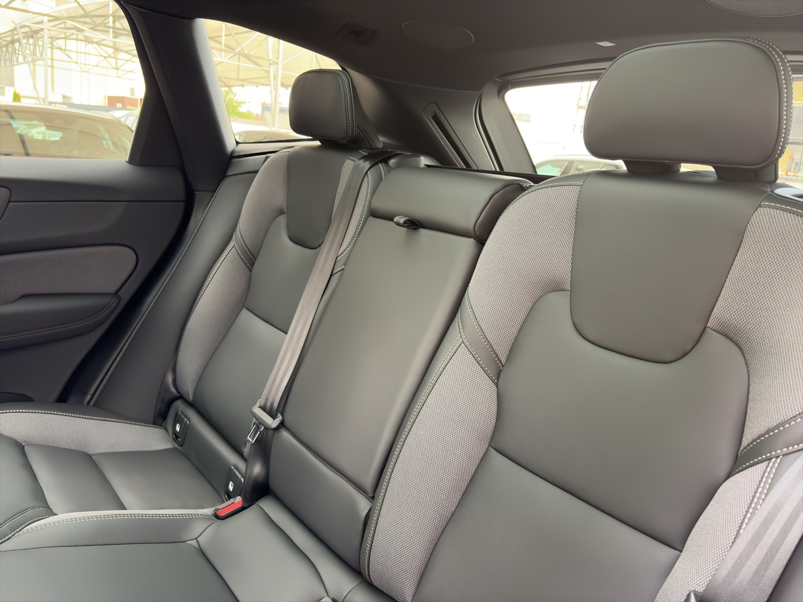 VOLVO XC60 2.0 T6 TE Black Edition eAWD-image-15