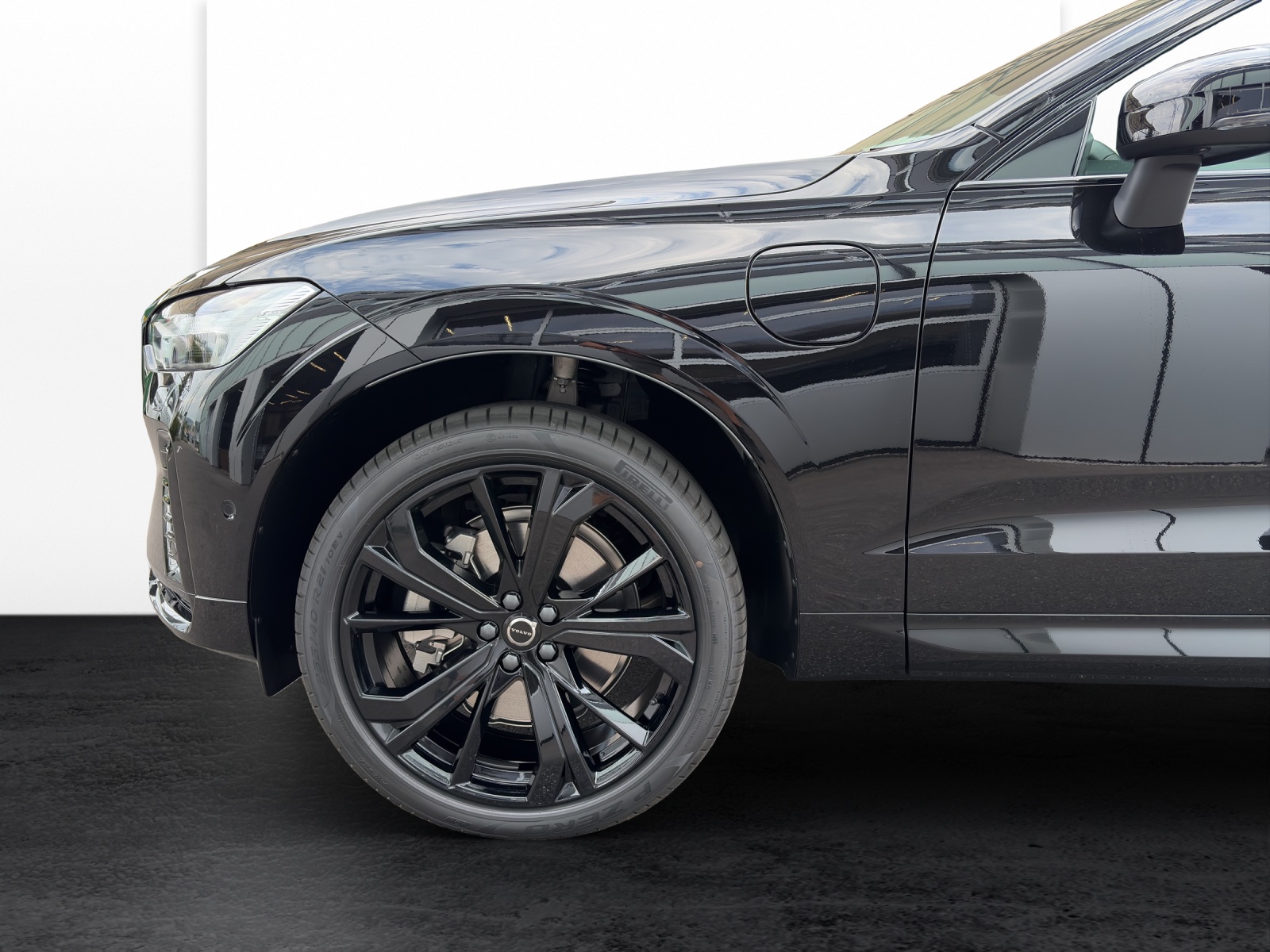 VOLVO XC60 2.0 T6 TE Black Edition eAWD-image-19
