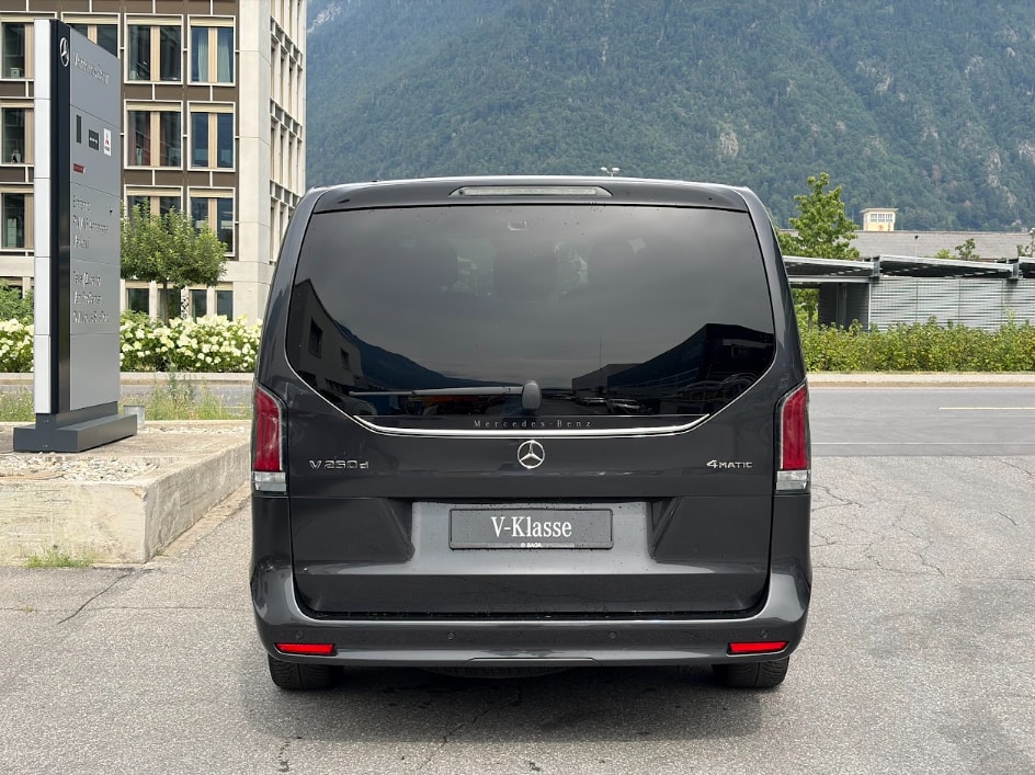 MERCEDES-BENZ V 250 d lang Avantgarde 4Matic-image-8