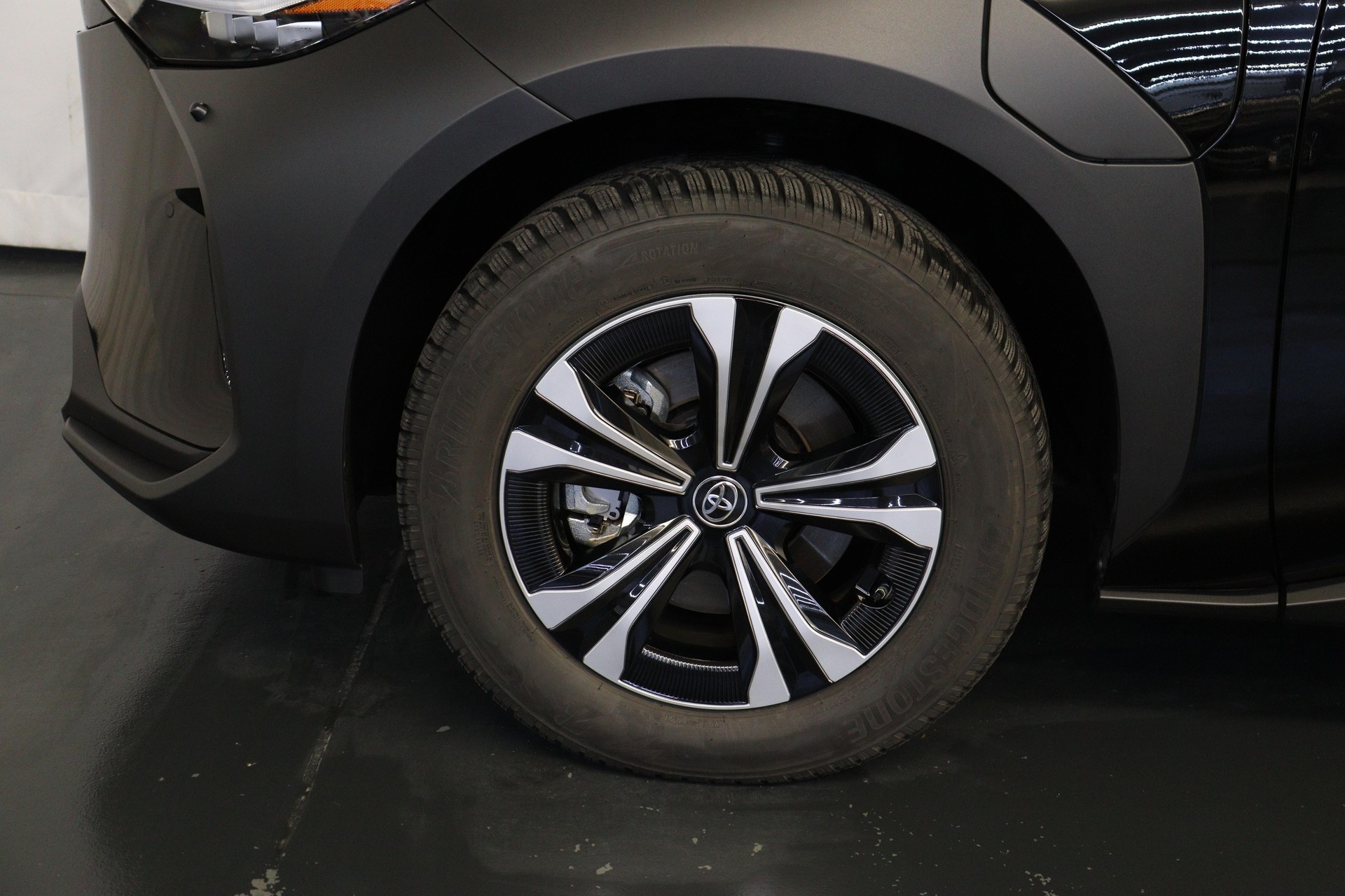 TOYOTA bZ4X Style AWD-image-12