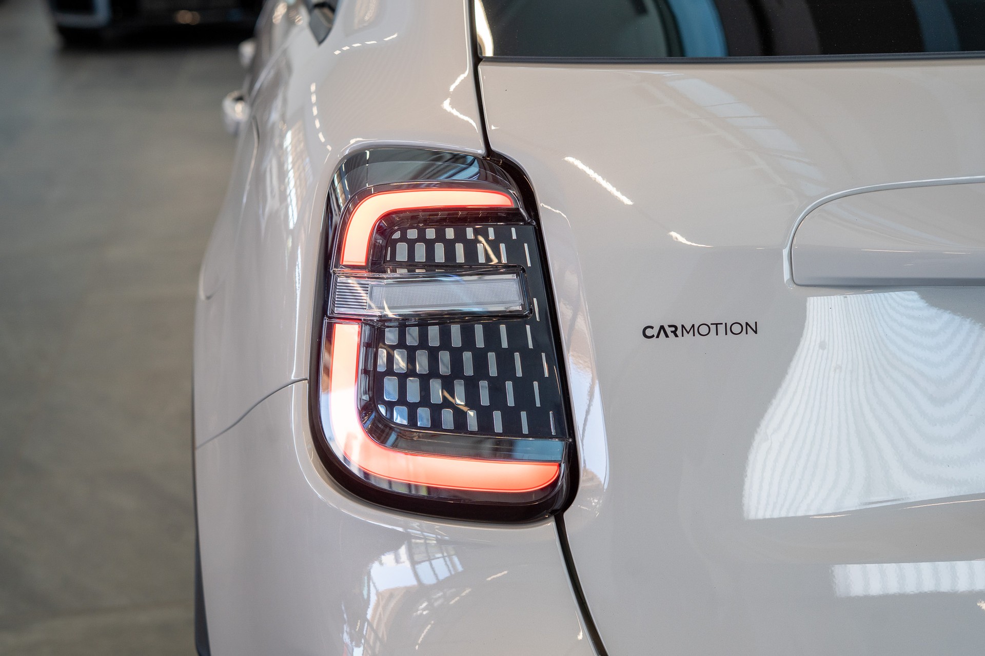 FIAT 600 1.2 Hybrid La Prima / Grigio Cappuccino / Ledersitze / Navi-image-7