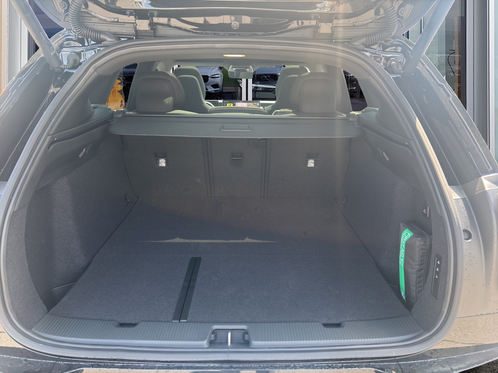VOLVO EX60 Twin Ultra AWD-image-6