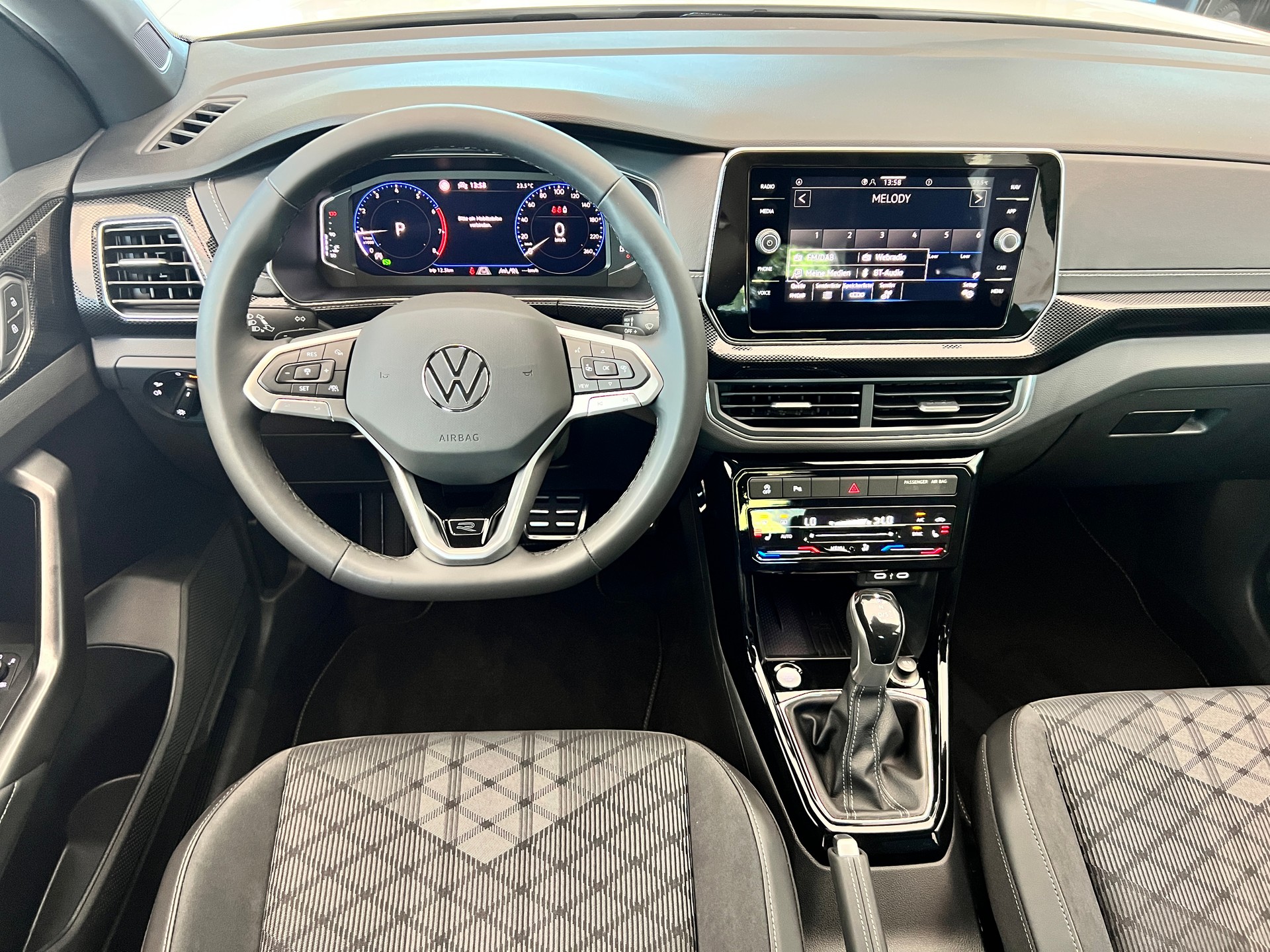 VW T-Cross 1.5 TSI EVO ACT R-Line DSG-image-10