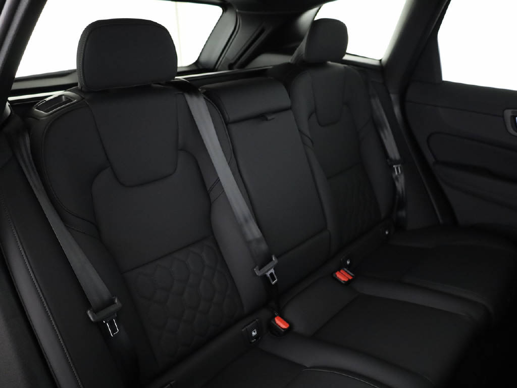 VOLVO XC60 2.0 T6 TE Plus Dark eAWD-showroom-element-3