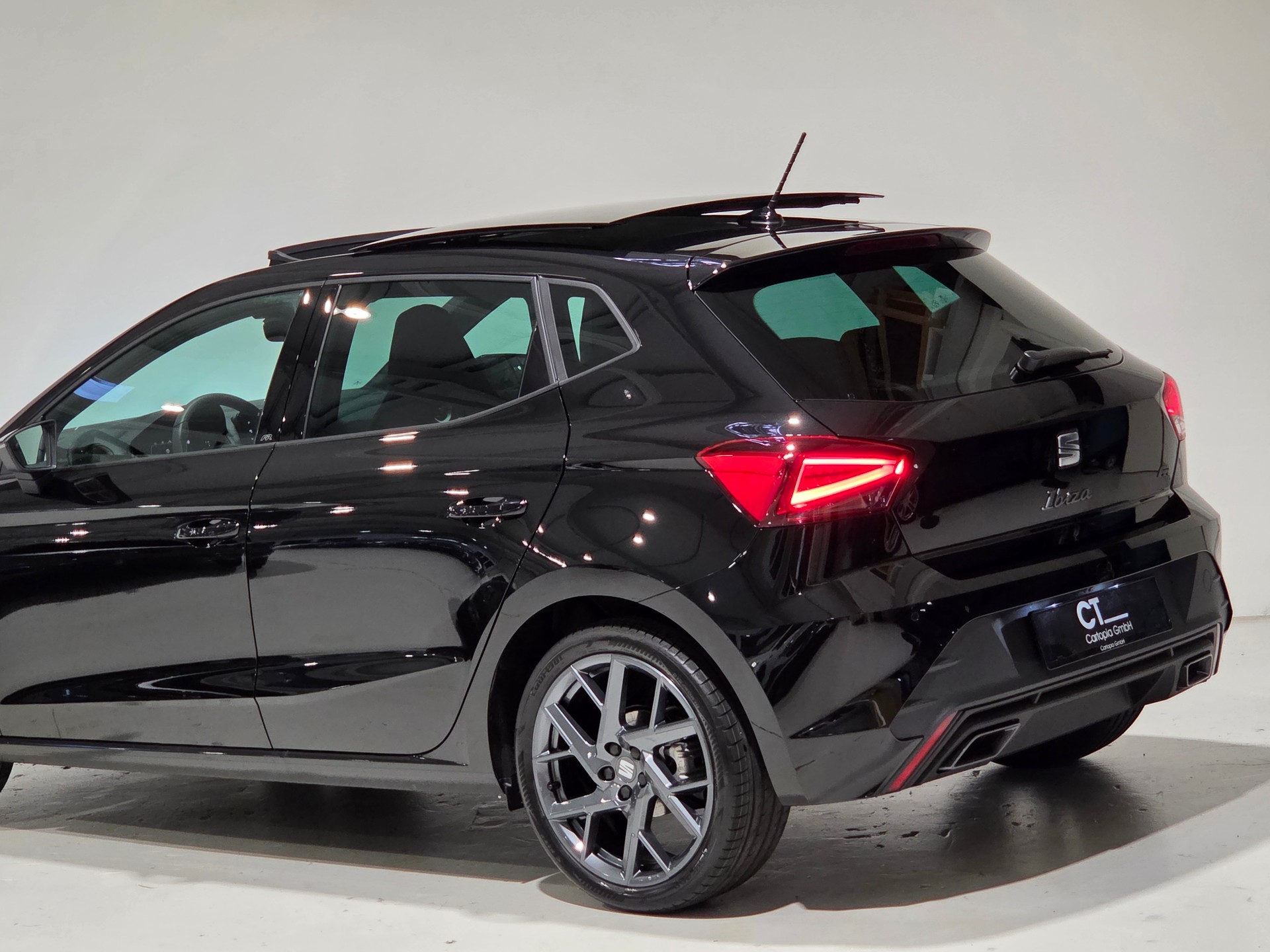 SEAT Ibiza 1.5 EcoTSI Hola FR DSG-showroom-element-3