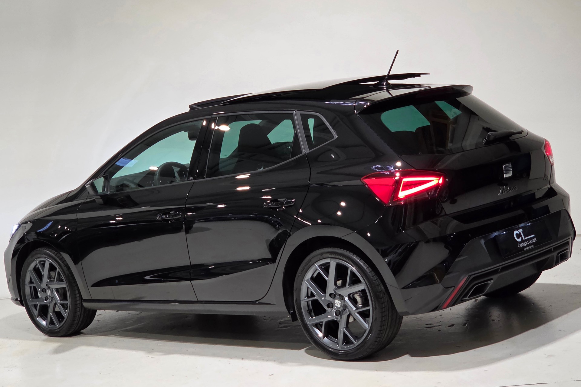 SEAT Ibiza 1.5 EcoTSI Hola FR DSG-showroom-element-2