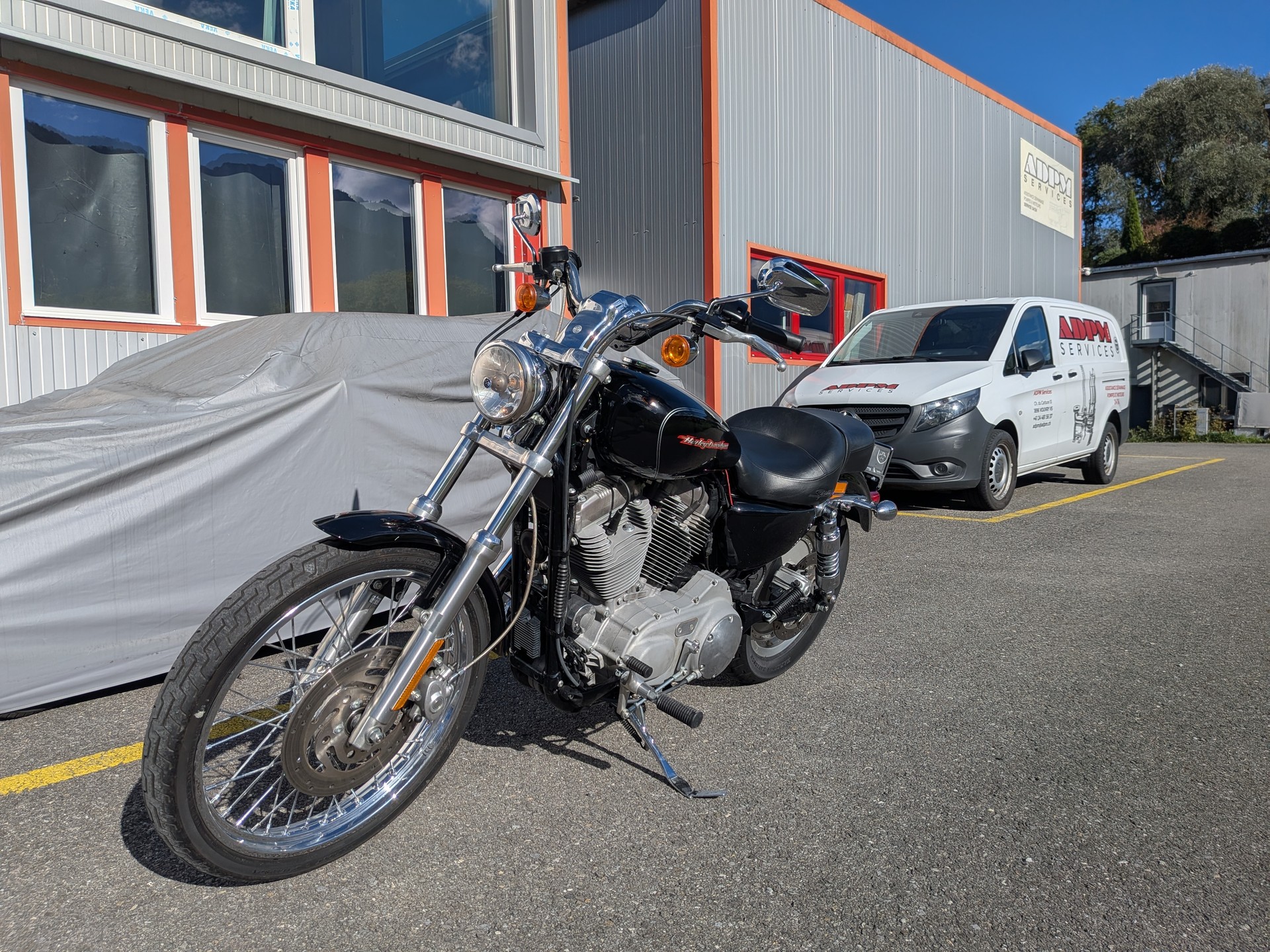 HARLEY-DAVIDSON XL 883 C Sportster Custom Injection-image-3