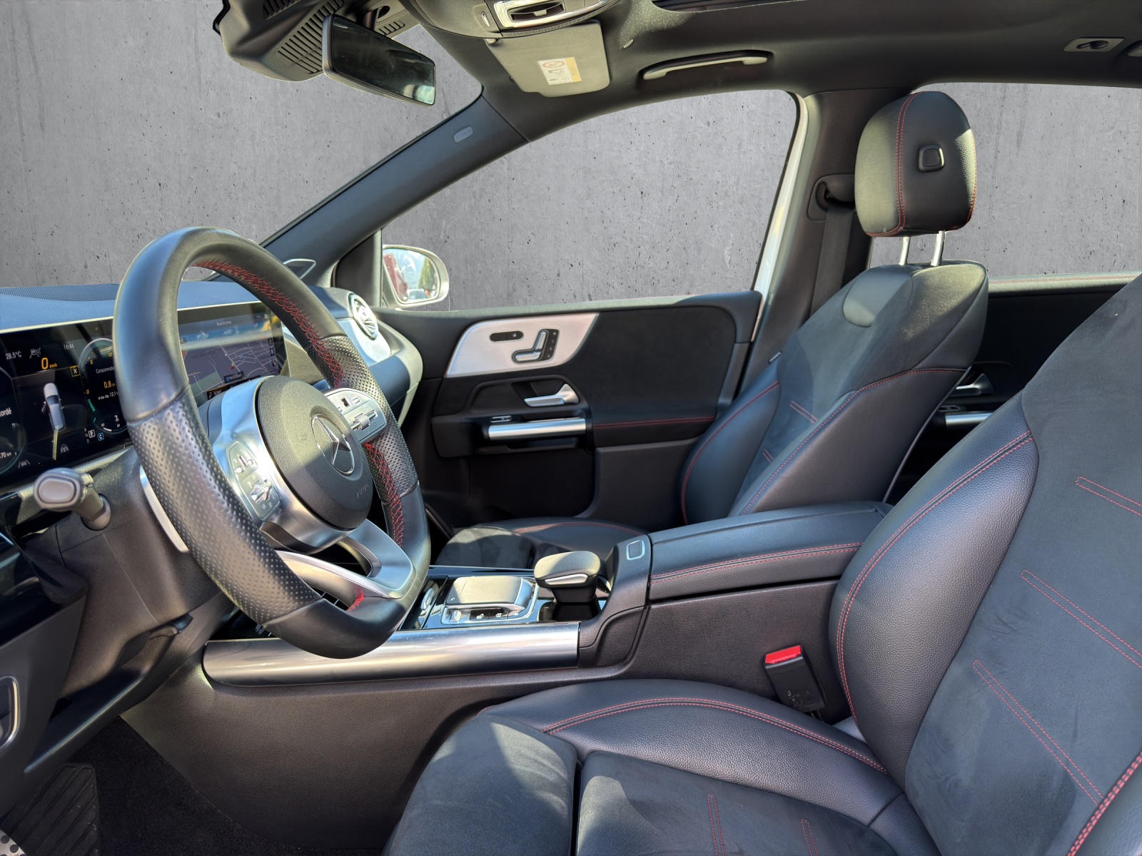 MERCEDES-BENZ Classe B W247 B 220 d AMG Line-image-8