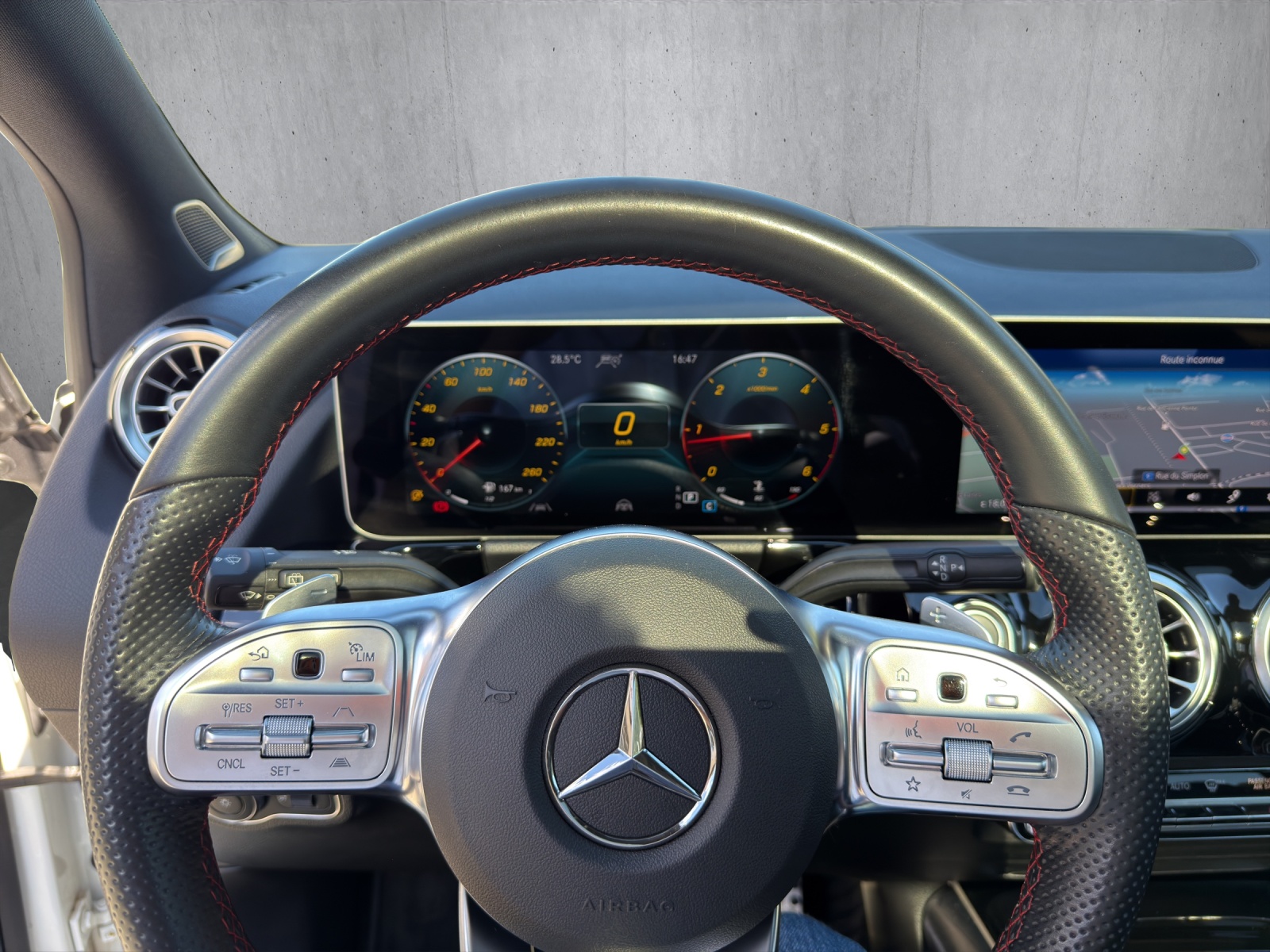 MERCEDES-BENZ Classe B W247 B 220 d AMG Line-image-9