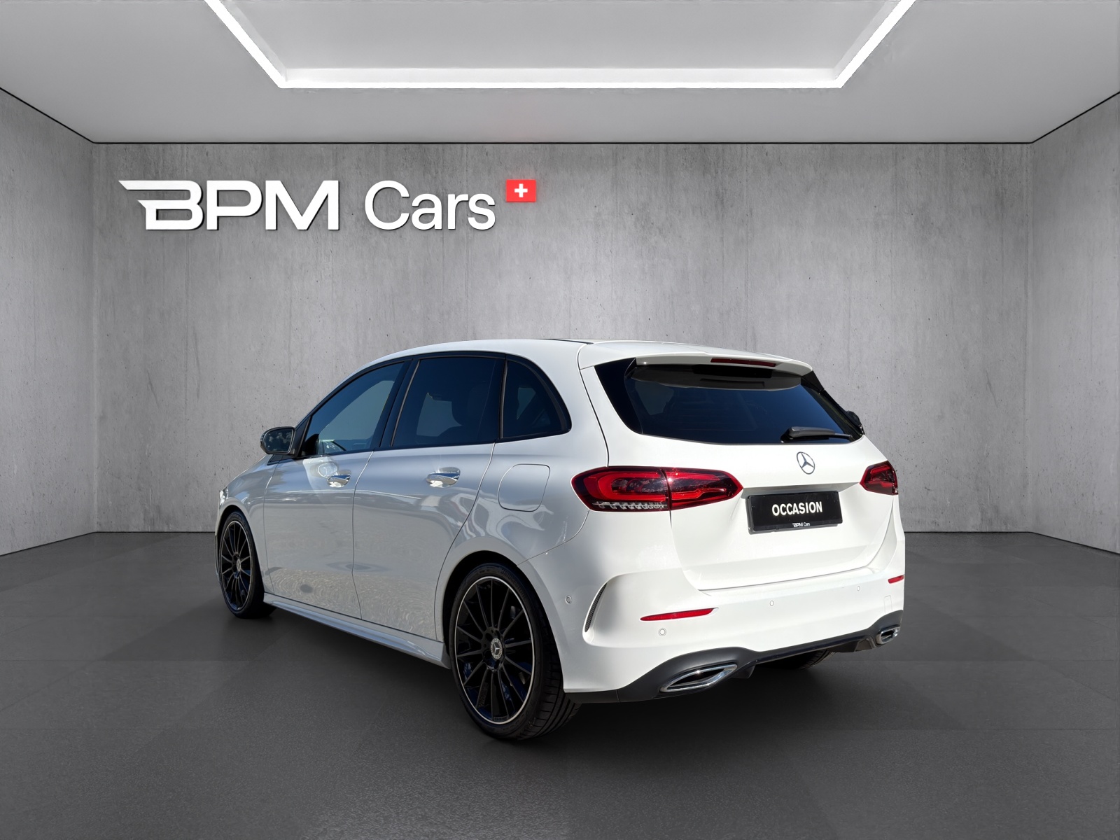 MERCEDES-BENZ Classe B W247 B 220 d AMG Line-showroom-element-1
