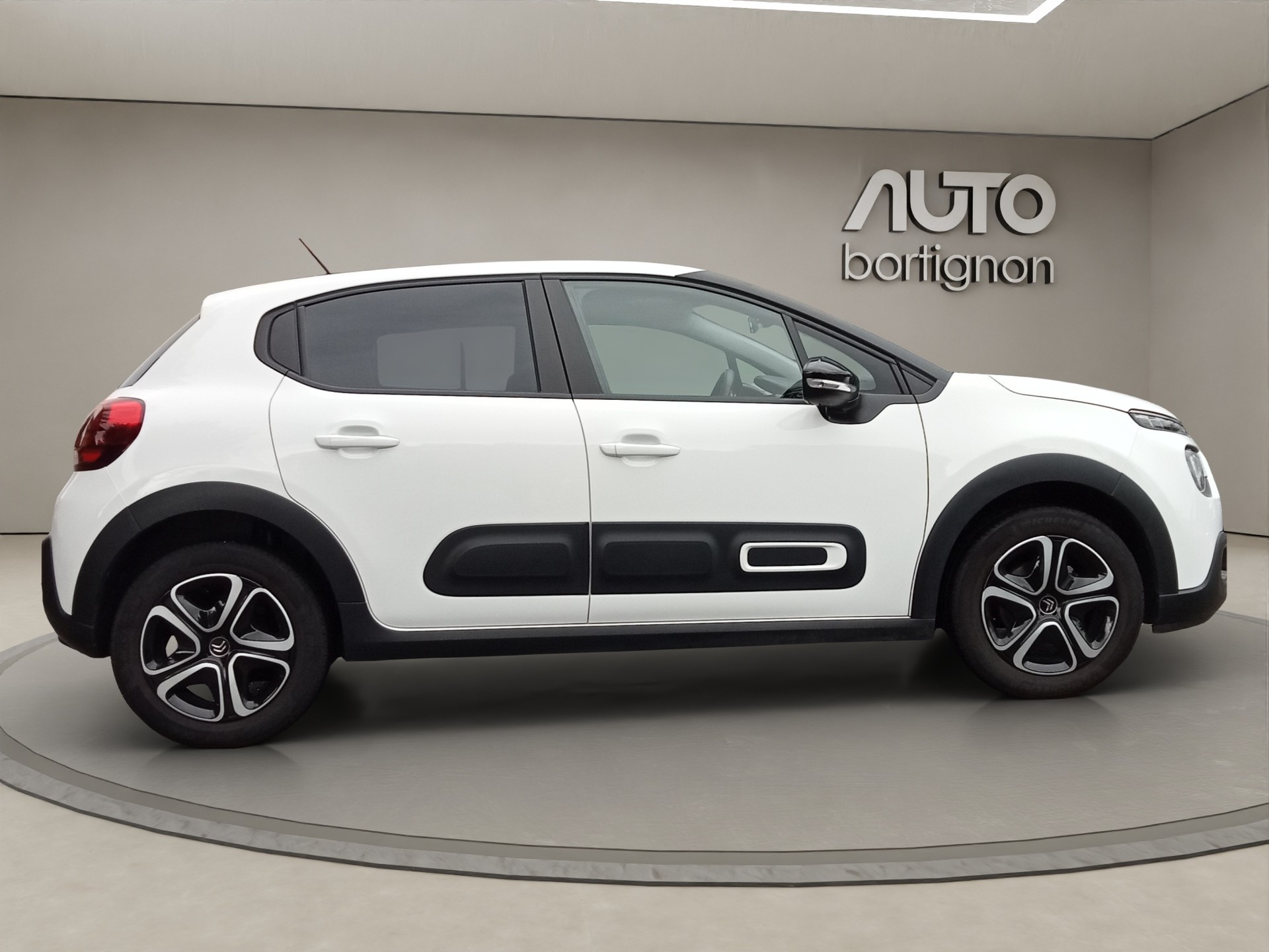 CITROEN C3 1.2i PureTech Swiss Edition-showroom-element-3