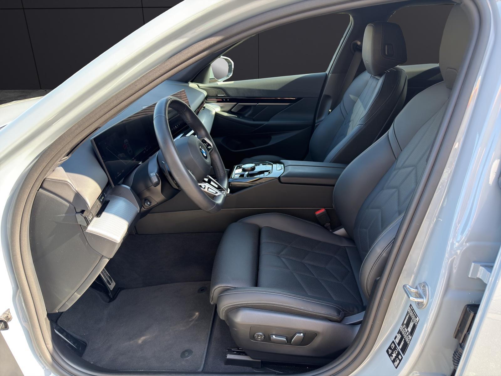 BMW 5er Reihe G61 Touring 520d xDrive-showroom-element-1