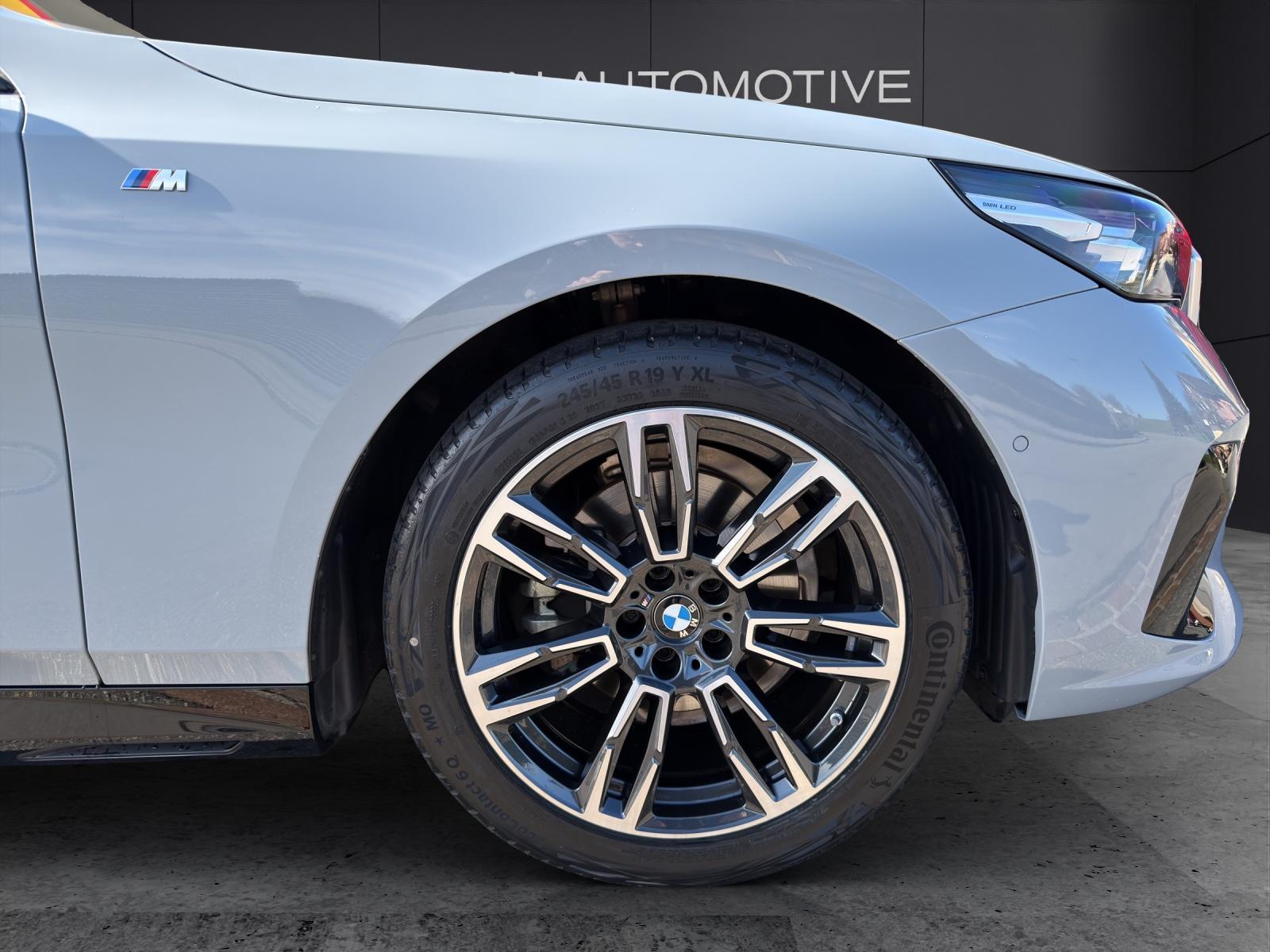 BMW 5er Reihe G61 Touring 520d xDrive-image-19