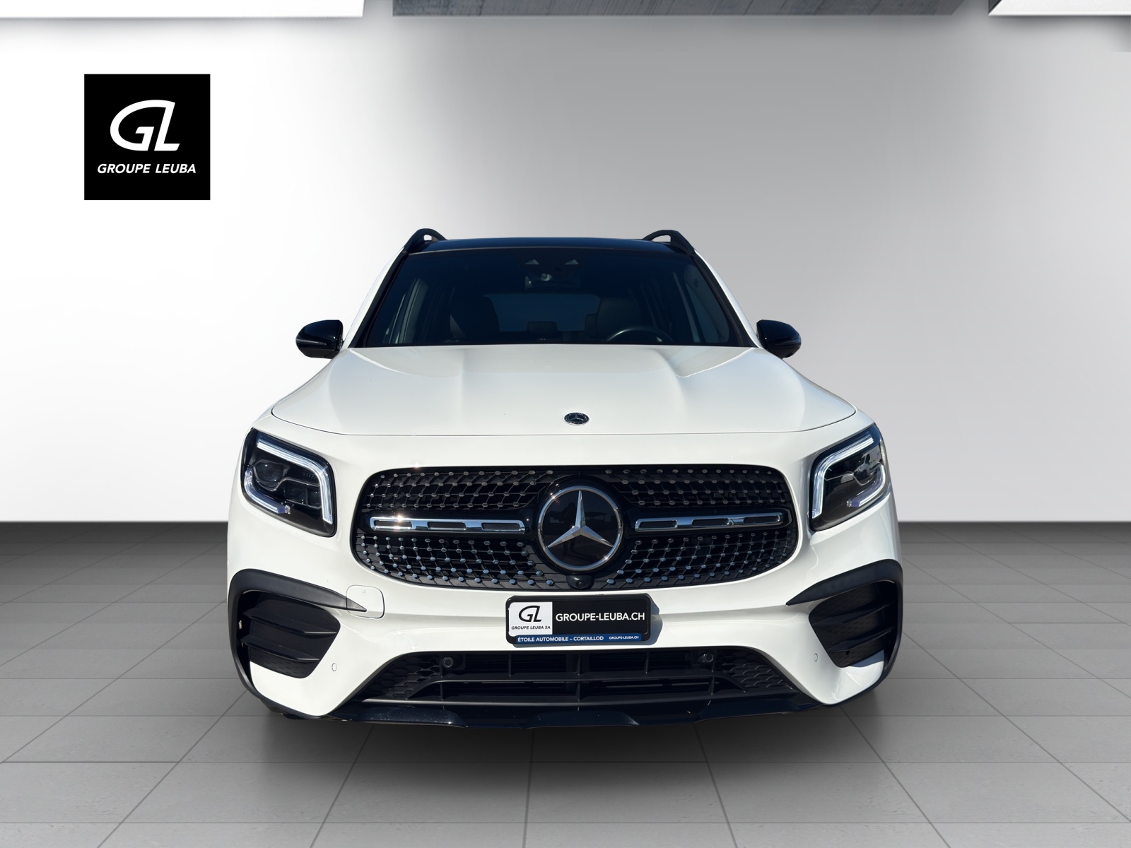MERCEDES-BENZ GLB 250 AMG Line 4 MATIC-showroom-element-1