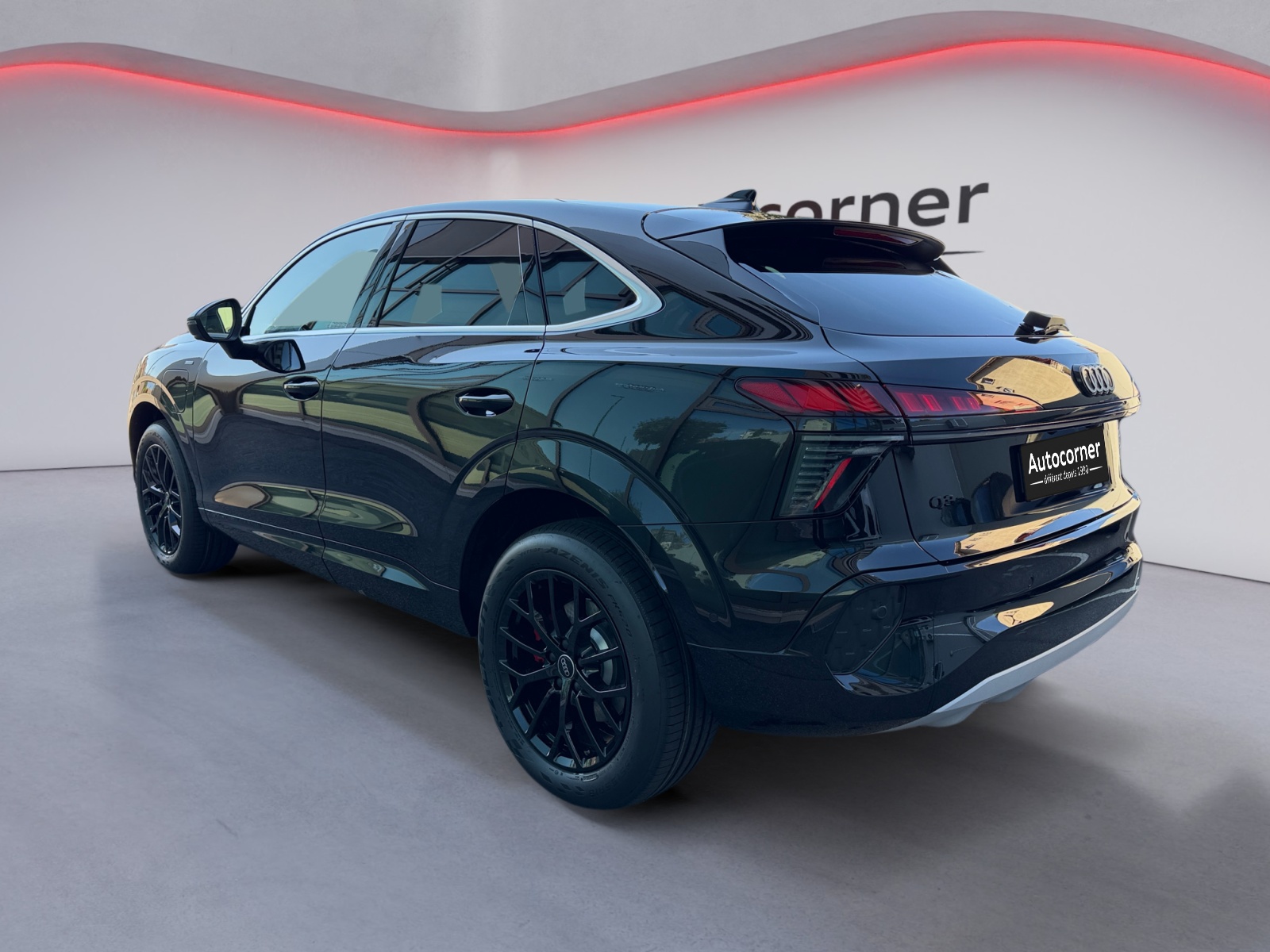 AUDI Q3 Sportback e-hybrid 200 kW S tronig-showroom-element-2
