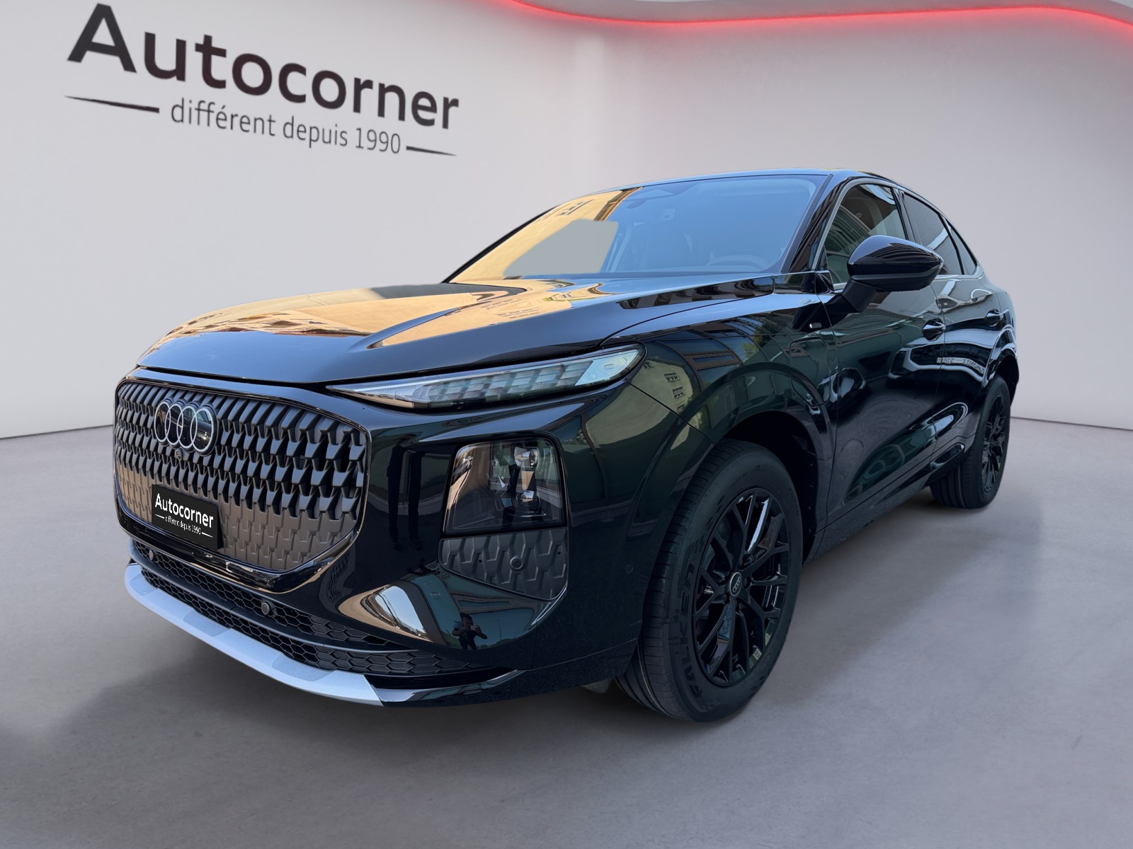 AUDI Q3 Sportback e-hybrid 200 kW S tronig-showroom-element-1