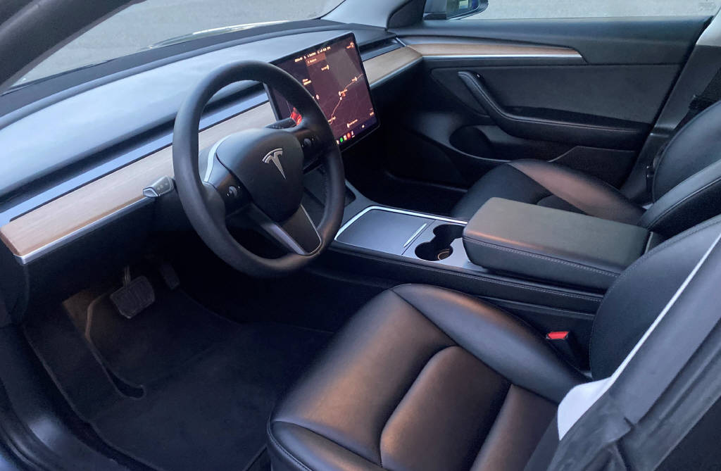 TESLA Model 3 Long Range D-image-4