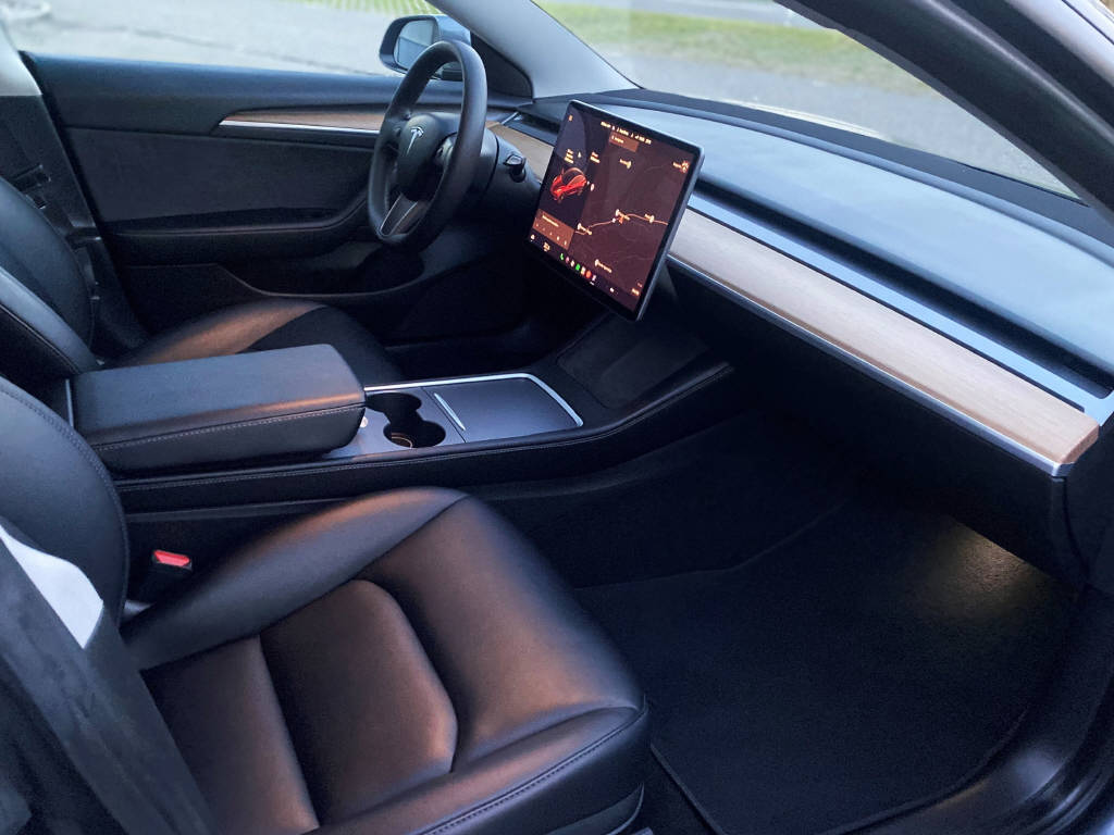 TESLA Model 3 Long Range D-image-7