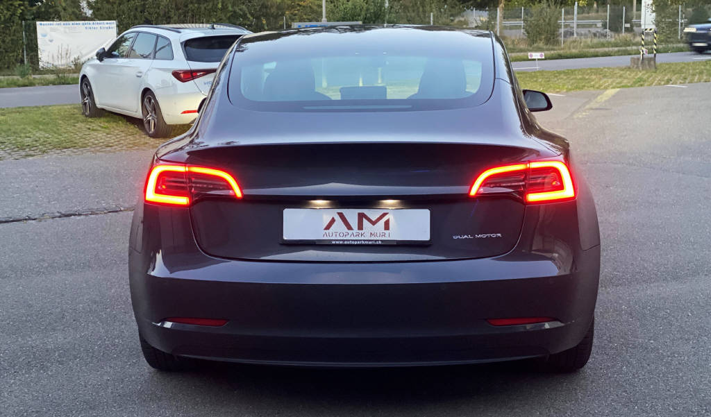 TESLA Model 3 Long Range D-image-11