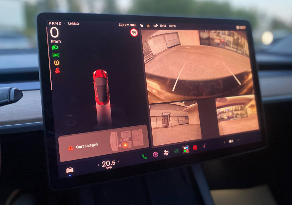 TESLA Model 3 Long Range D-image-6