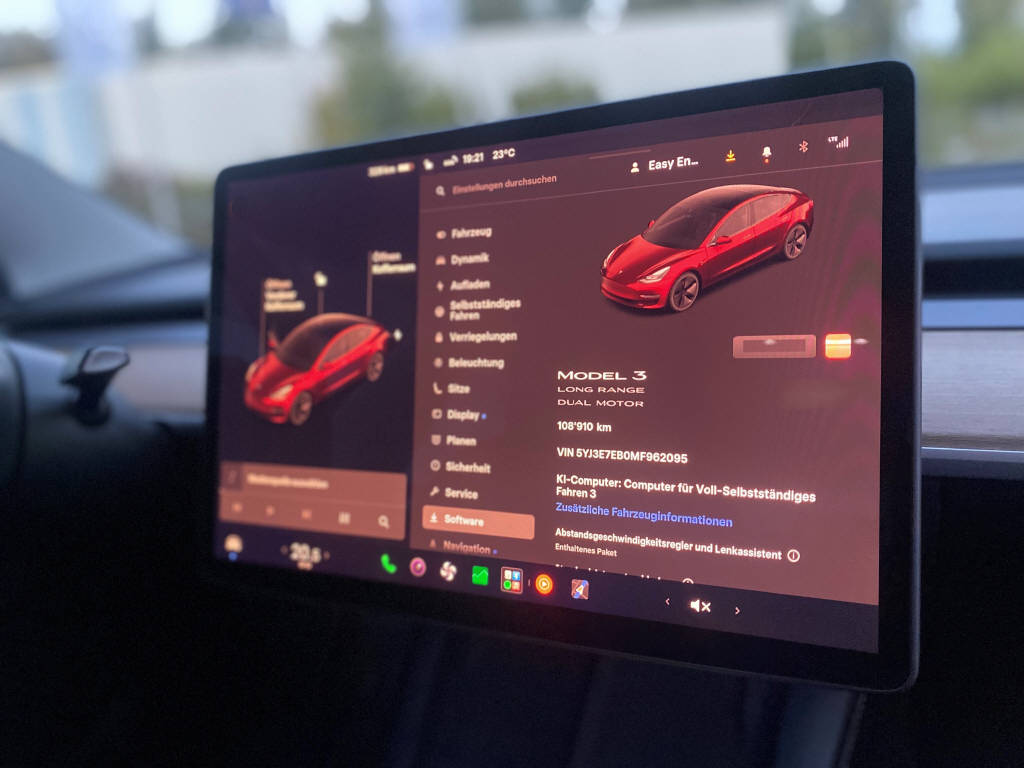 TESLA Model 3 Long Range D-image-5