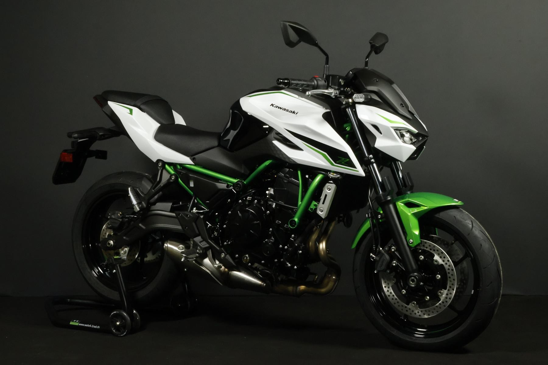 KAWASAKI Z 650 S (50/35 KW)-showroom-element-2