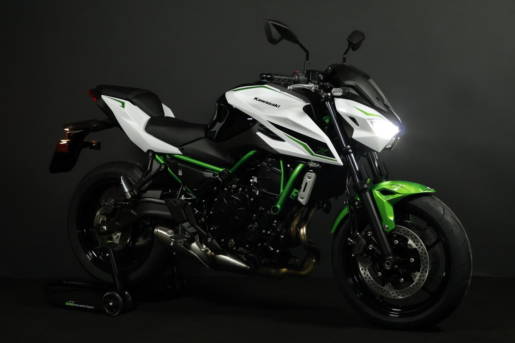 KAWASAKI Z 650 S (50/35 KW)-showroom-element-1