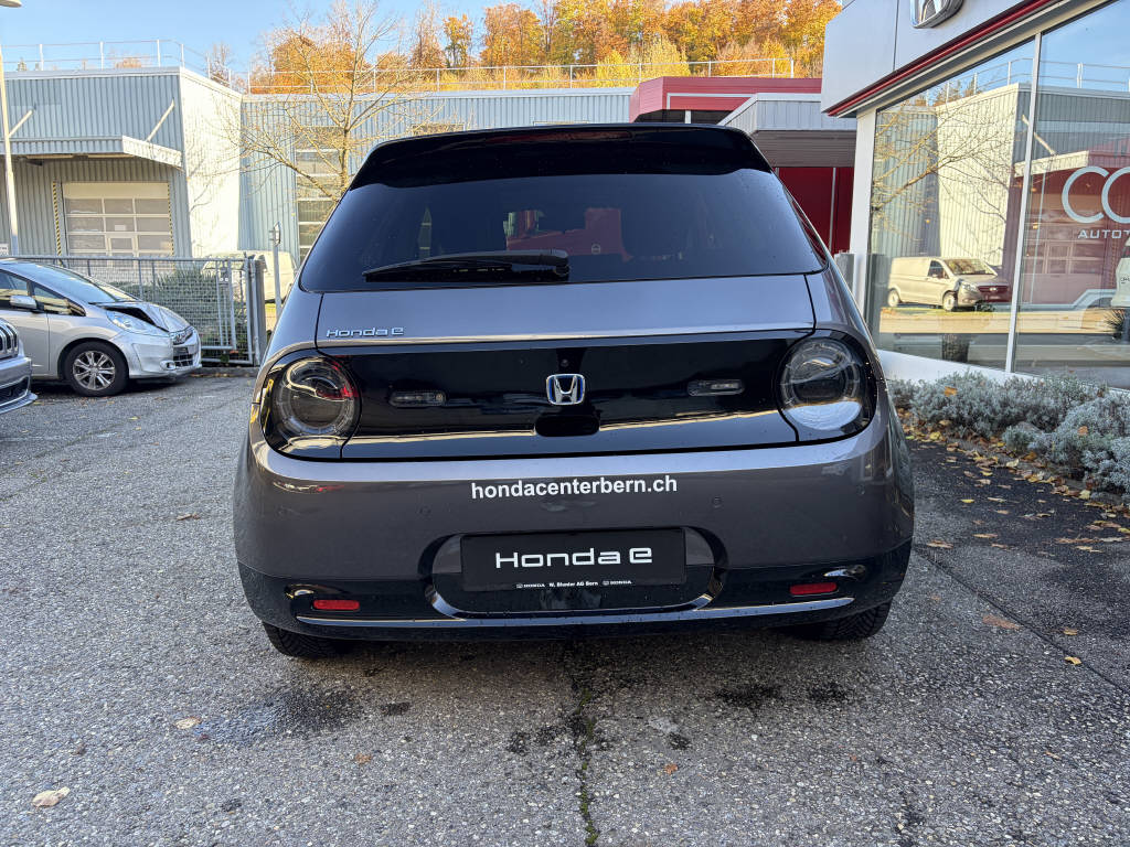 HONDA e electric Advance-showroom-element-3