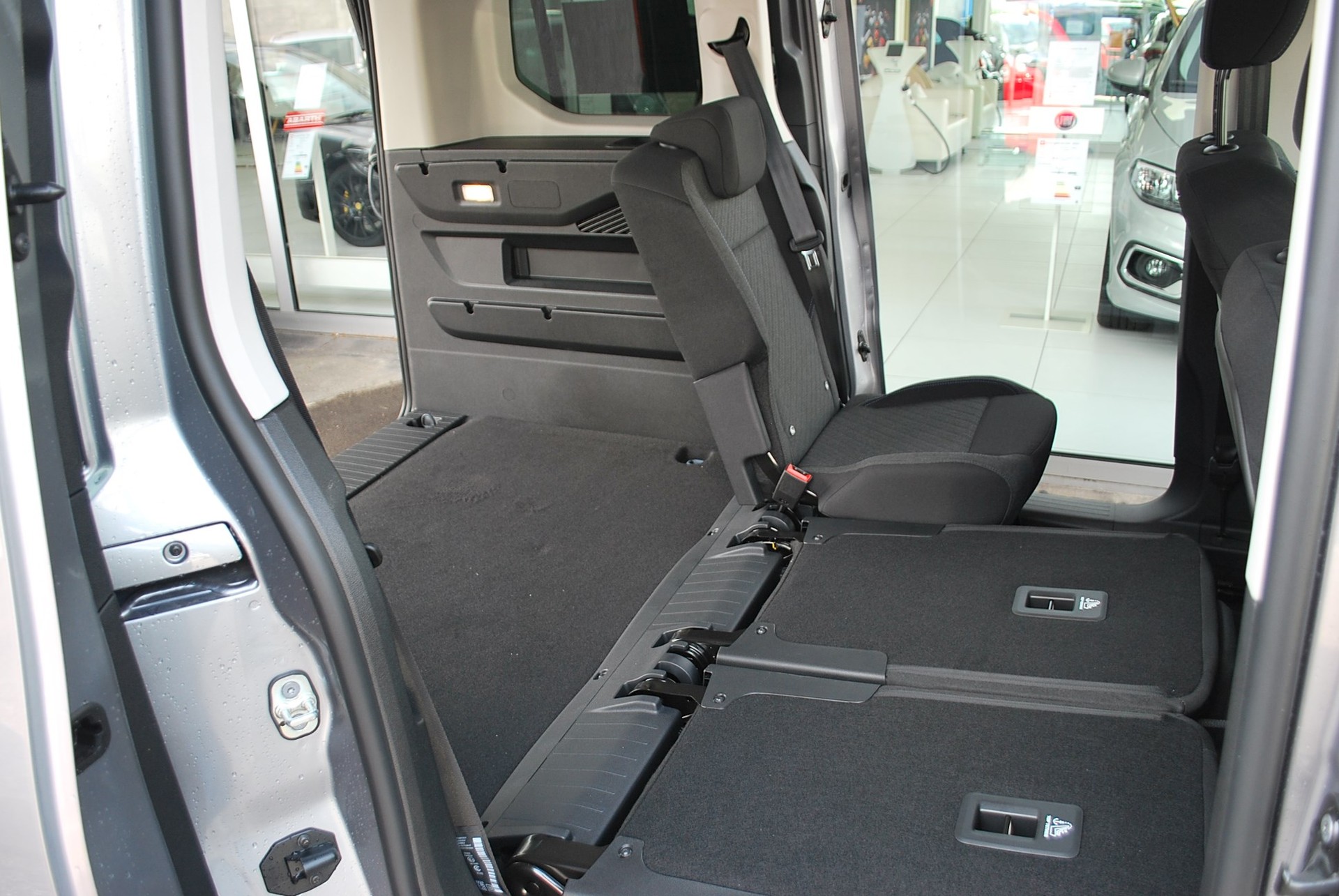 FIAT DOBLO Elektro PW L1 50kWl Launch Edition-image-11
