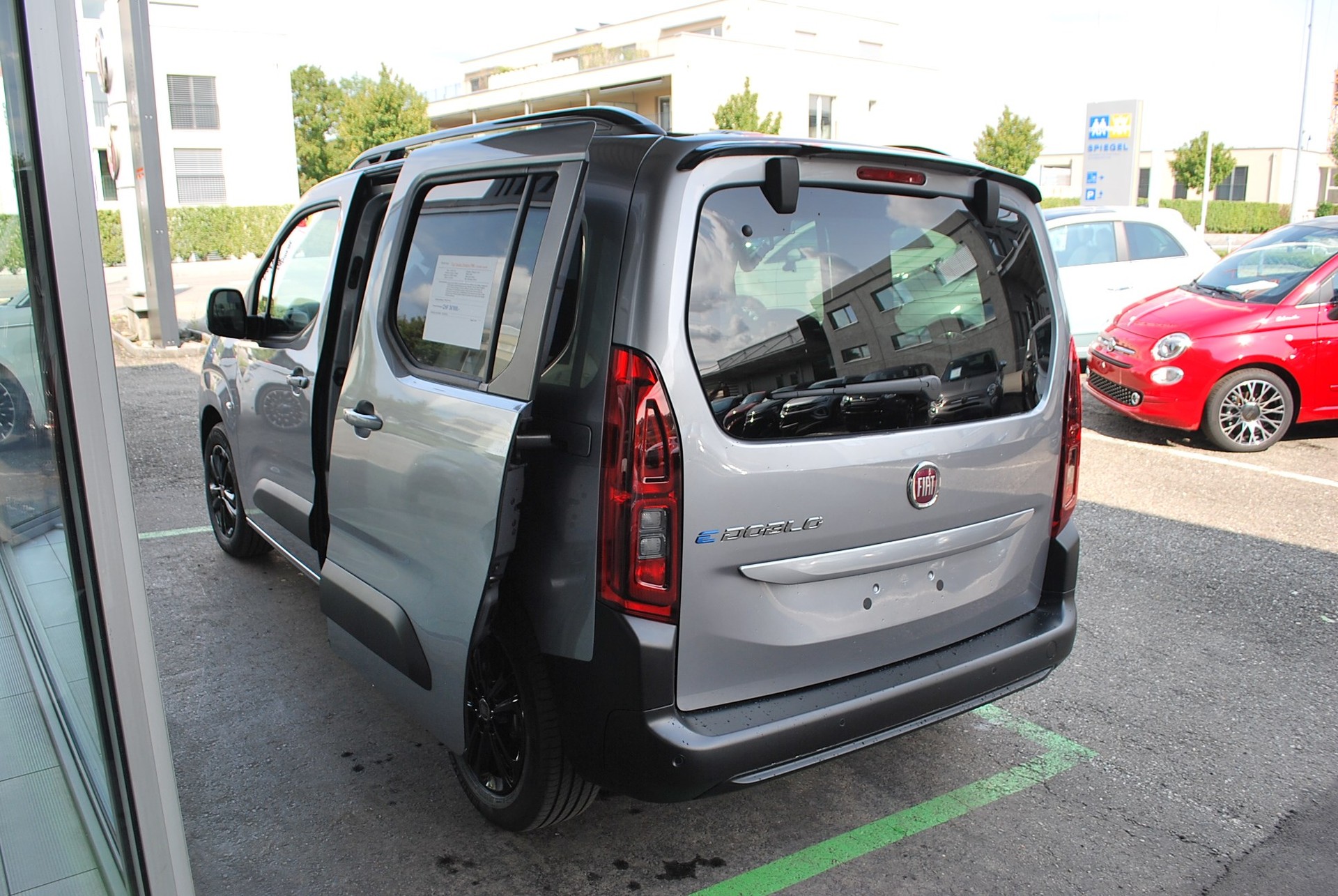 FIAT DOBLO Elektro PW L1 50kWl Launch Edition-image-12