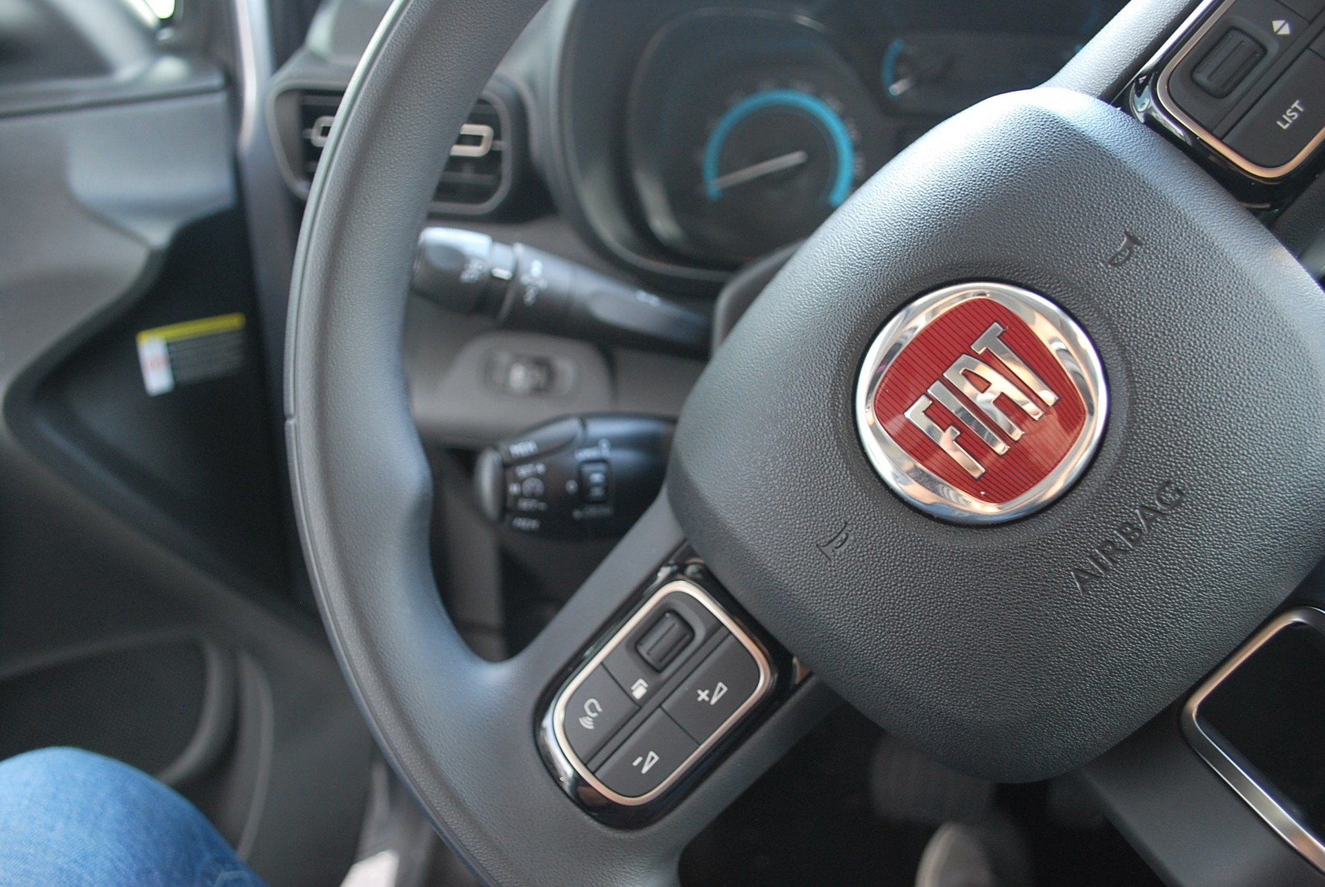 FIAT DOBLO Elektro PW L1 50kWl Launch Edition-image-13