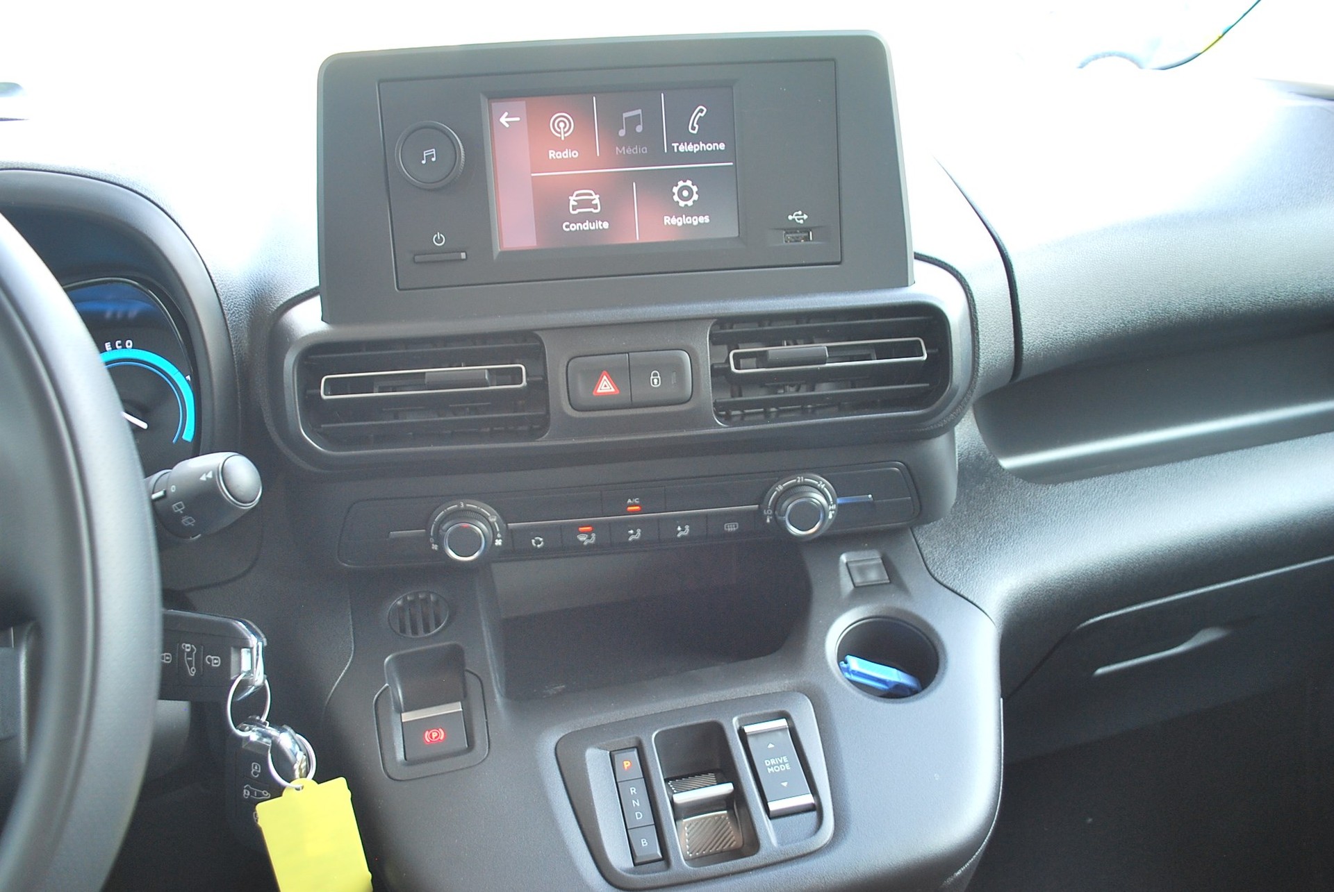 FIAT DOBLO Elektro PW L1 50kWl Launch Edition-image-15