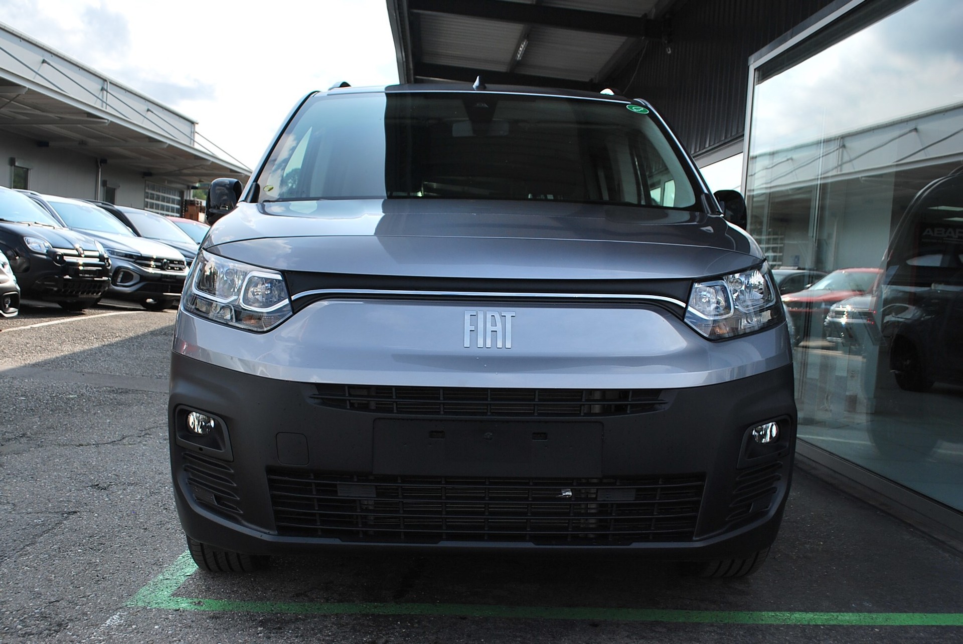 FIAT DOBLO Elektro PW L1 50kWl Launch Edition-image-1