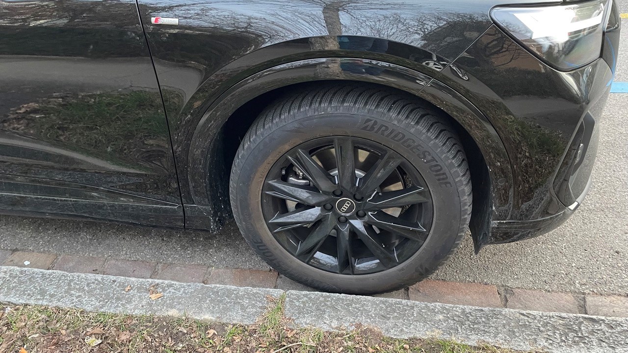 AUDI Q4 e-tron 50 quattro-image-3