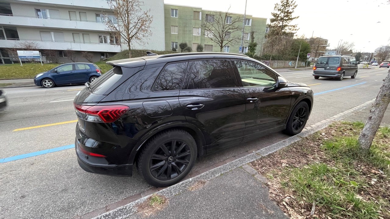 AUDI Q4 e-tron 50 quattro-image-1