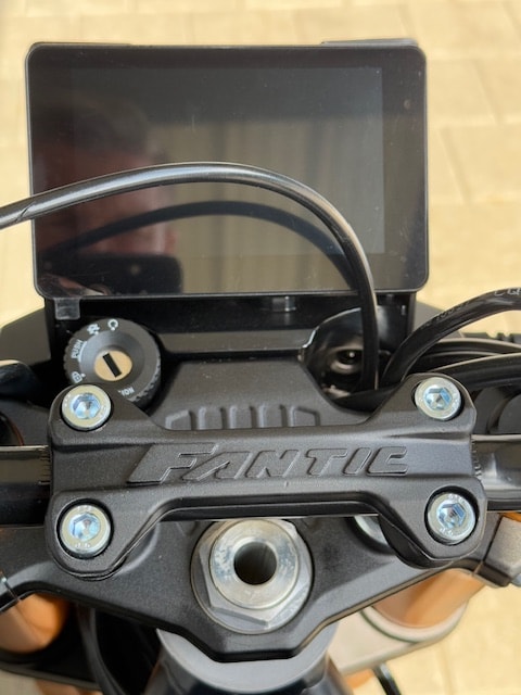 FANTIC Naked-image-6