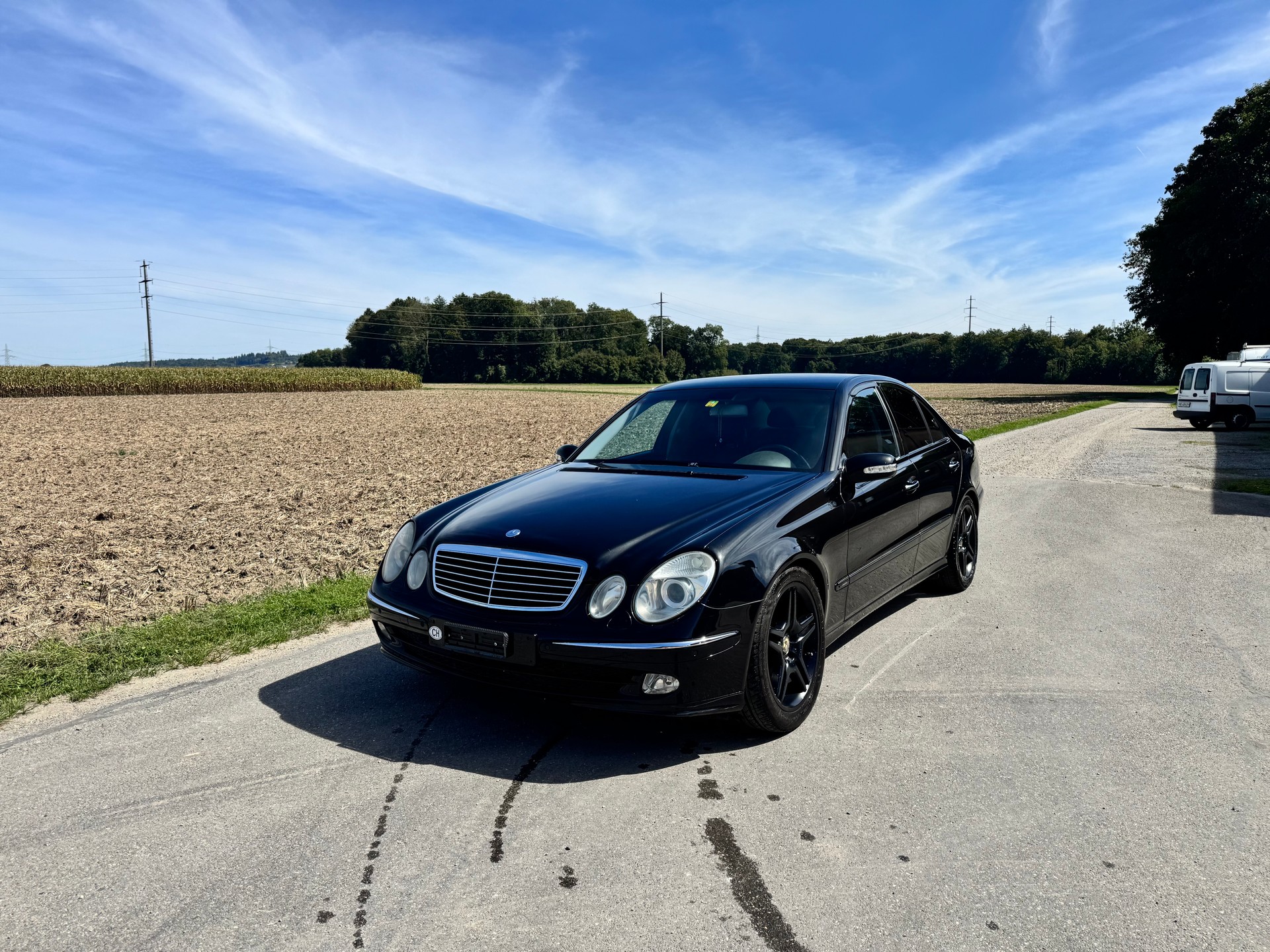 MERCEDES-BENZ E 500 Avantgarde Automatic-image-3