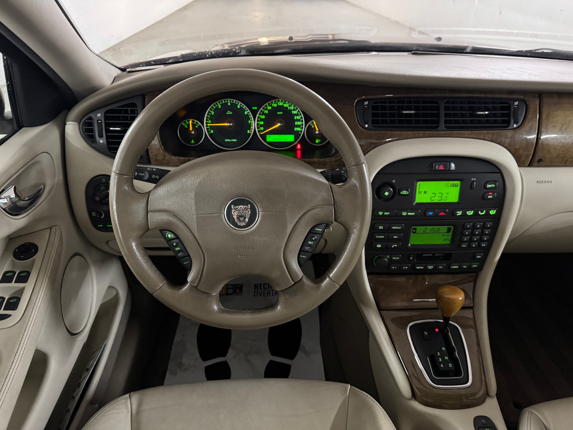 JAGUAR X-Type 3.0 V6 Traction4 Executive Aut.-image-11