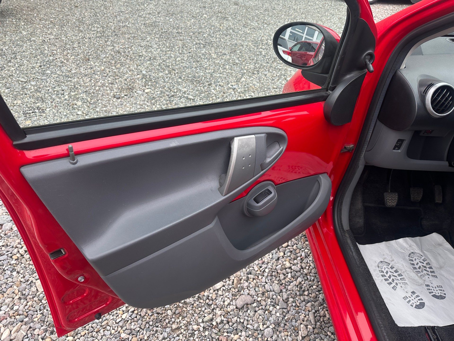 PEUGEOT 107 1.0 City Move-image-8