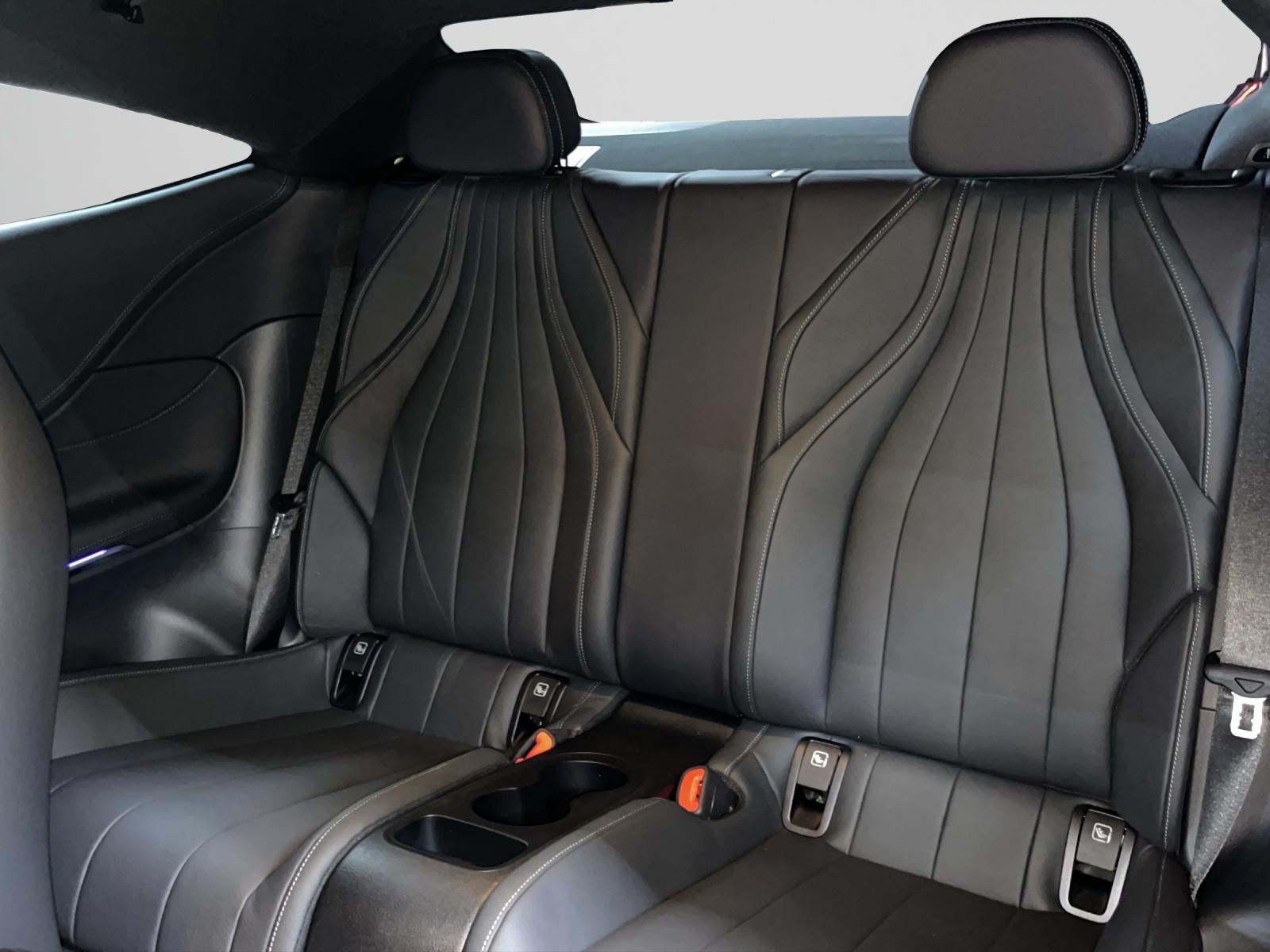 MERCEDES-BENZ CLE 300 4MATIC Coupé AMG Line-image-7