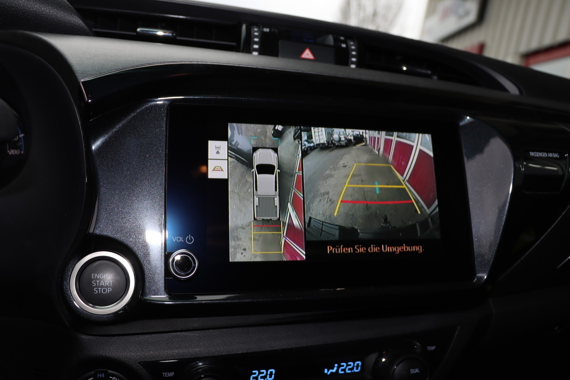 TOYOTA 2.8D-4D Invincible X- Cap 4x4 Automat-image-17