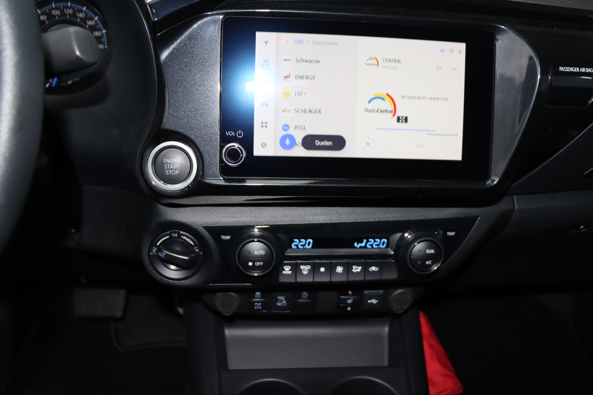 TOYOTA 2.8D-4D Invincible X- Cap 4x4 Automat-image-14