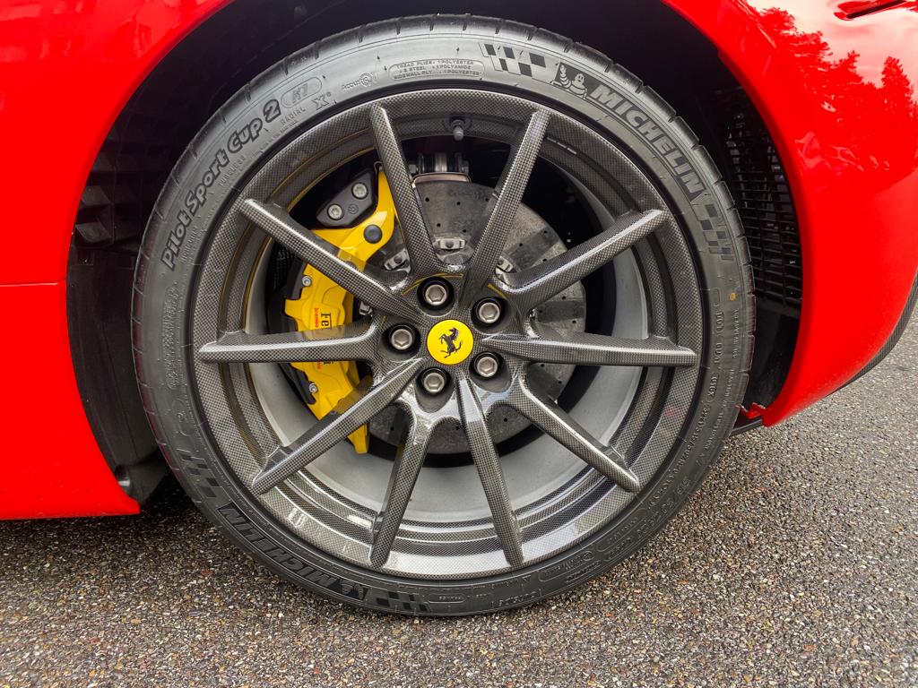 FERRARI SF90 Stradale-showroom-element-3