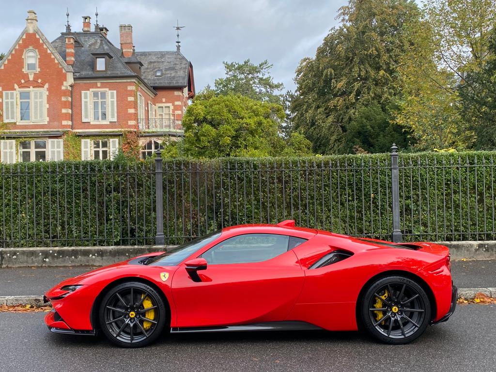 FERRARI SF90 Stradale-showroom-element-2