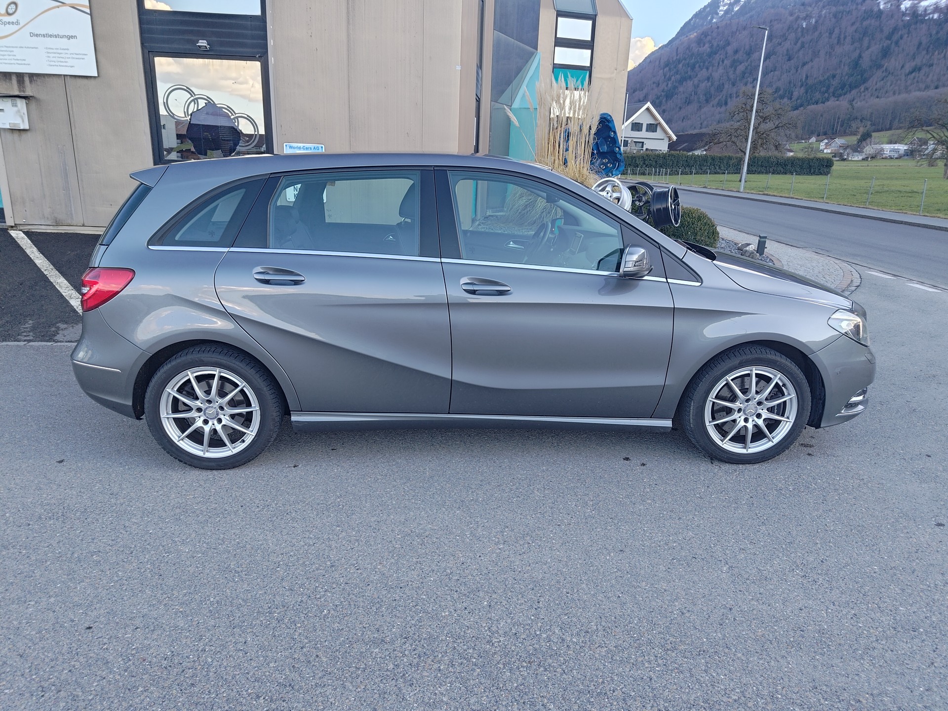 MERCEDES-BENZ B 250 7G-DCT-image-9