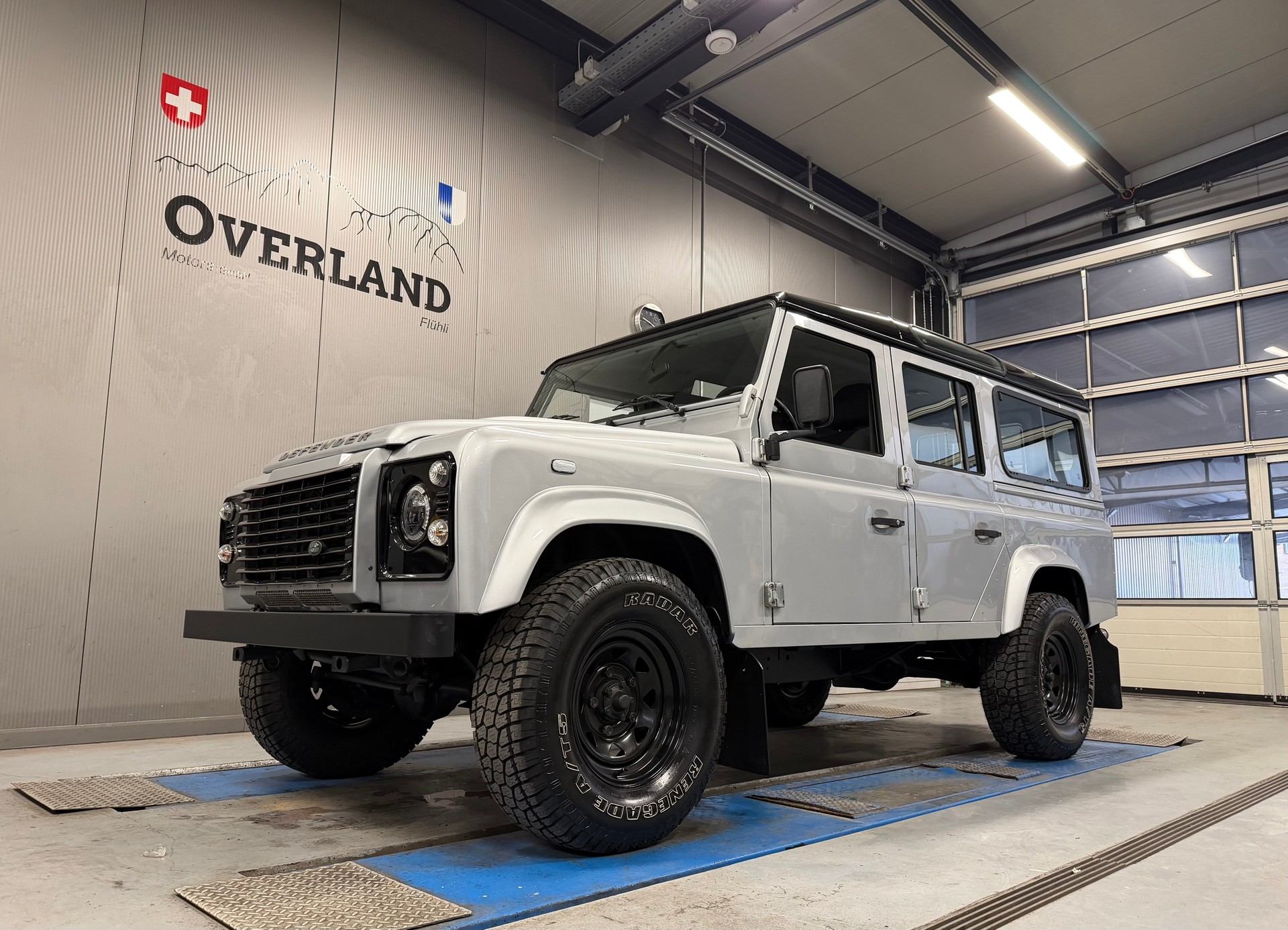 LAND ROVER Defender 110 2.2 TD4 Station Wagon