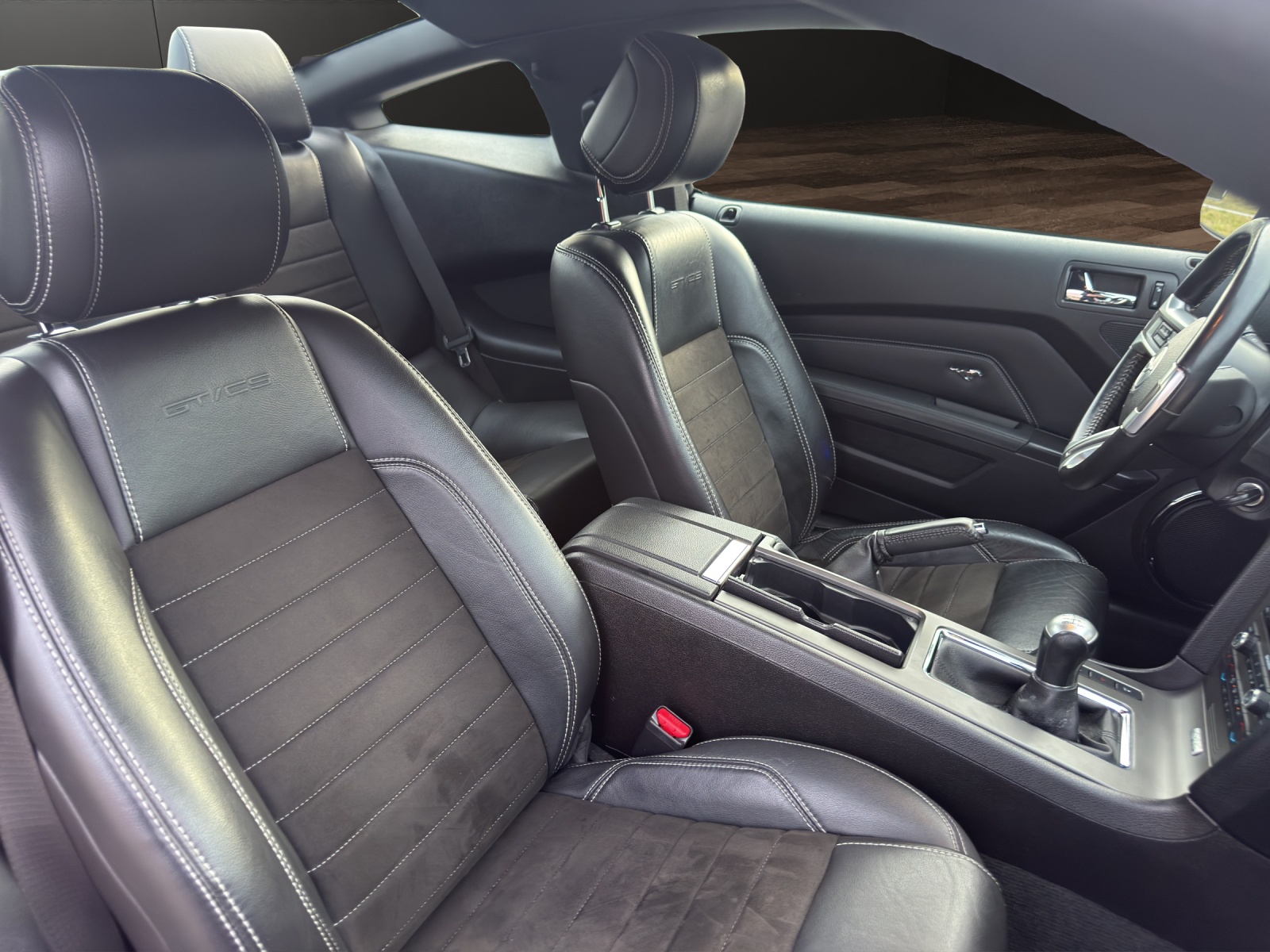 FORD MUSTANG GT COUPE California Special-image-13