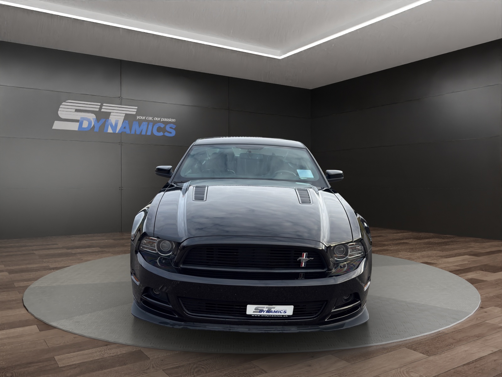 FORD MUSTANG GT COUPE California Special-showroom-element-1