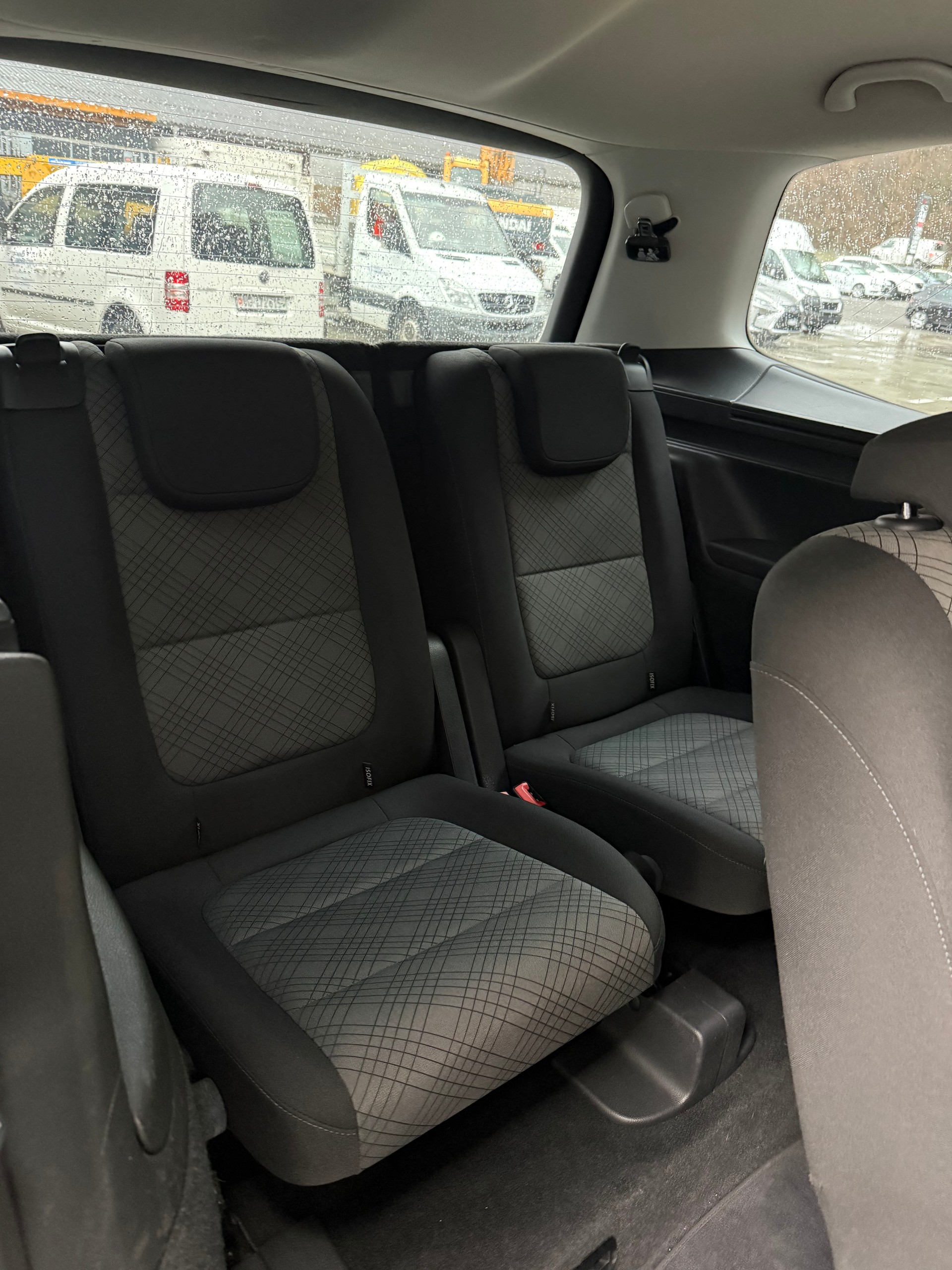 VW Sharan 2.0 TDI BMT Comfortline DSG-image-9