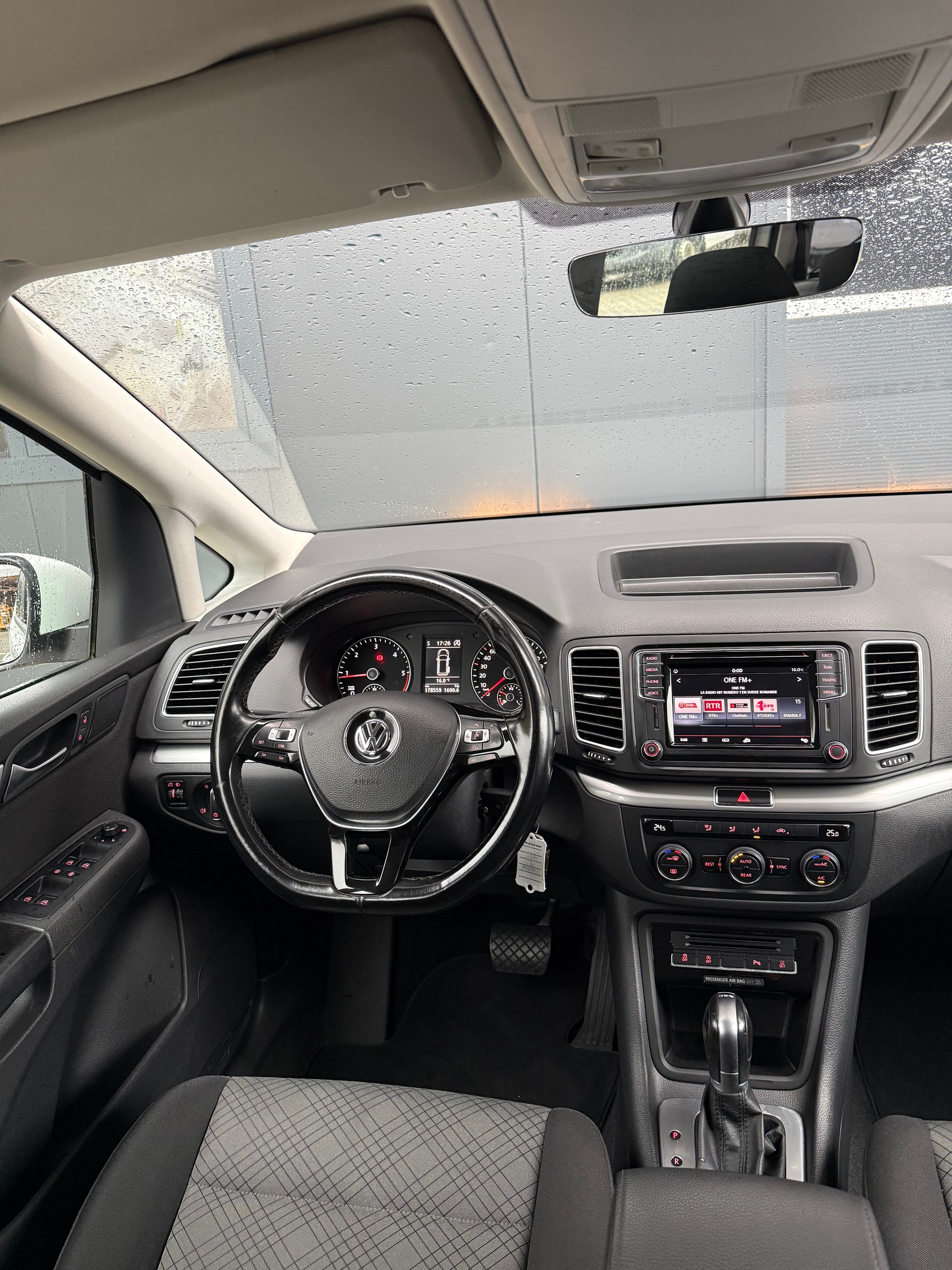 VW Sharan 2.0 TDI BMT Comfortline DSG-image-10